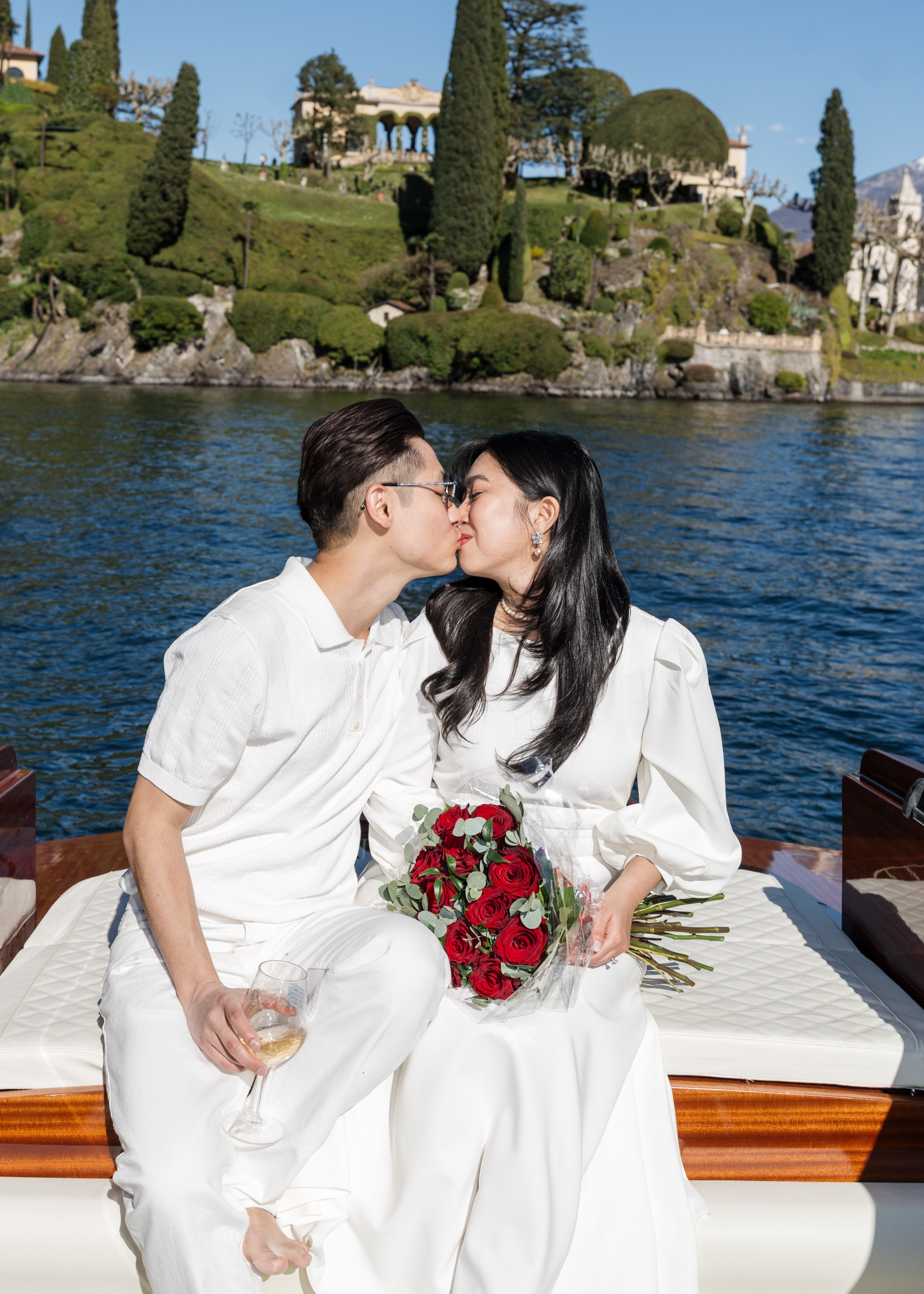 Secret Proposal on a Boat in Lake Como. Proposal Photographer in Lake Como
