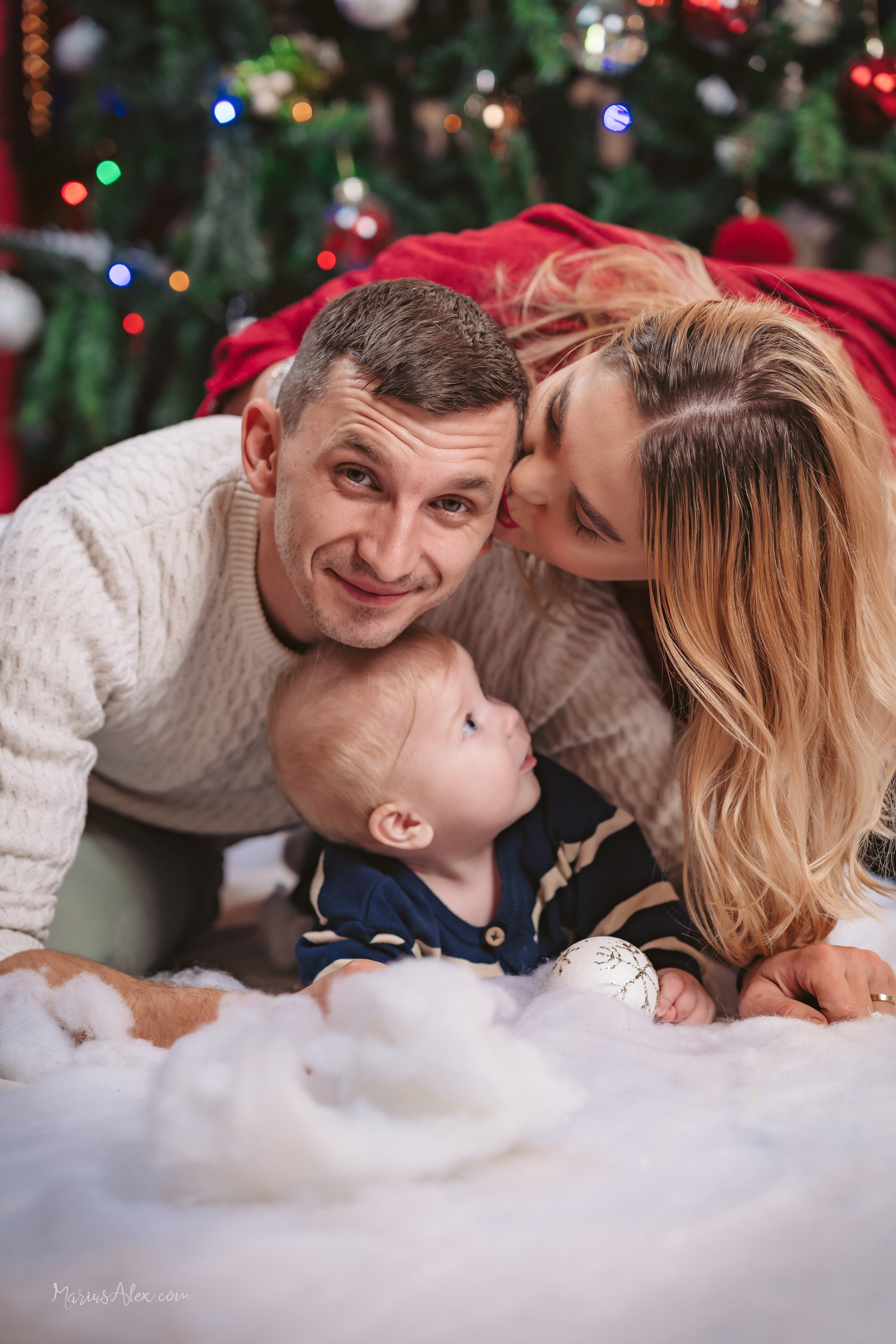Crăciun în trei - Daniela Gabriel & Victor. Marius Alex fotograf de eveniment si portret din Suceava