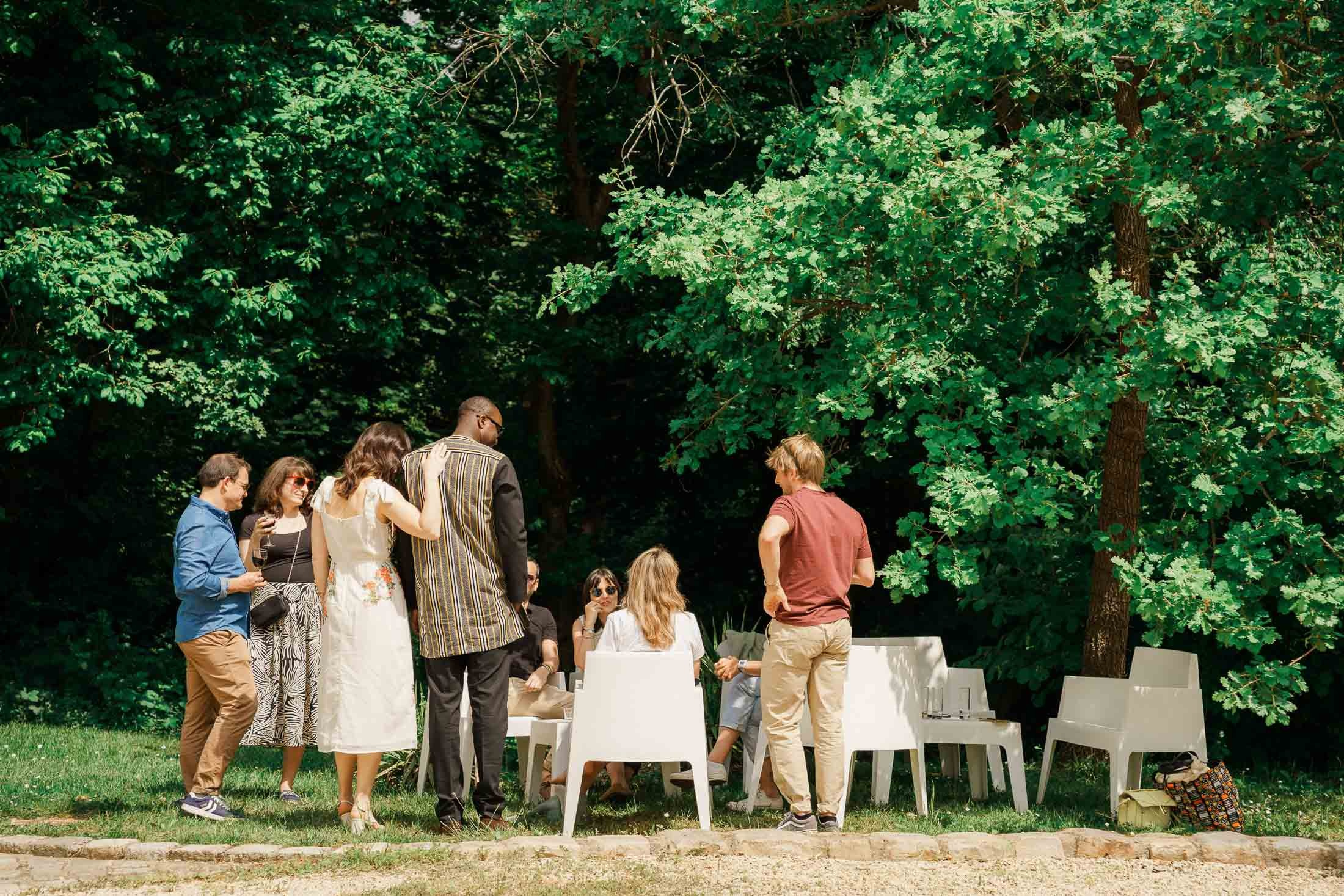 A Relaxed Day-After BBQ Party in France | Destination Wedding Photographer. StudioHappyMoment | Hääkuvaaja Helsinki, tunteikas ja dokumentaarinen kuvaus