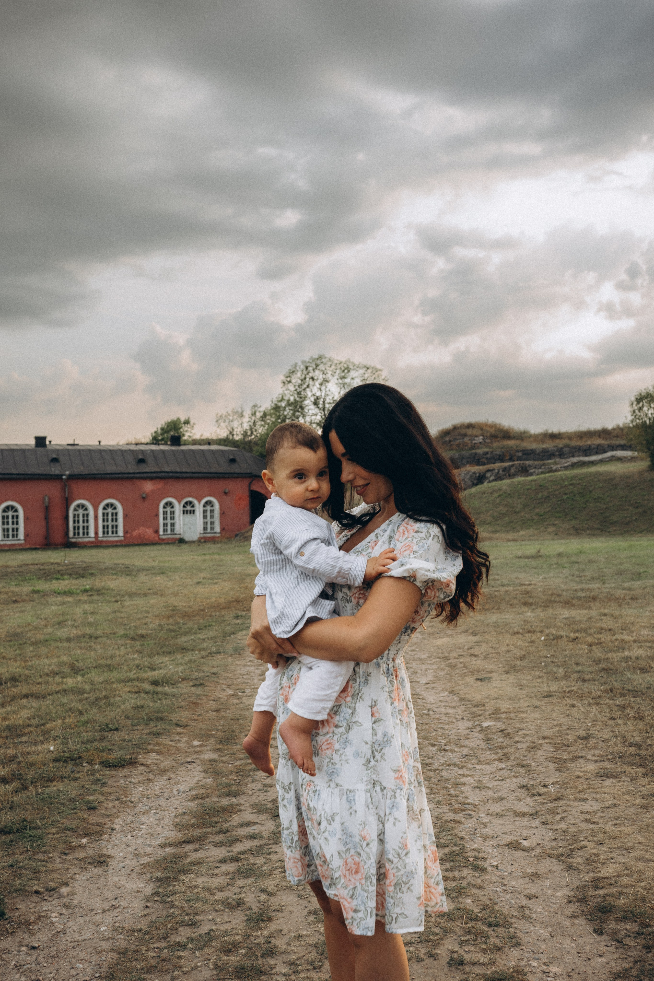 Summer. Wedding and potrait photographer in Helsinki Vickan O