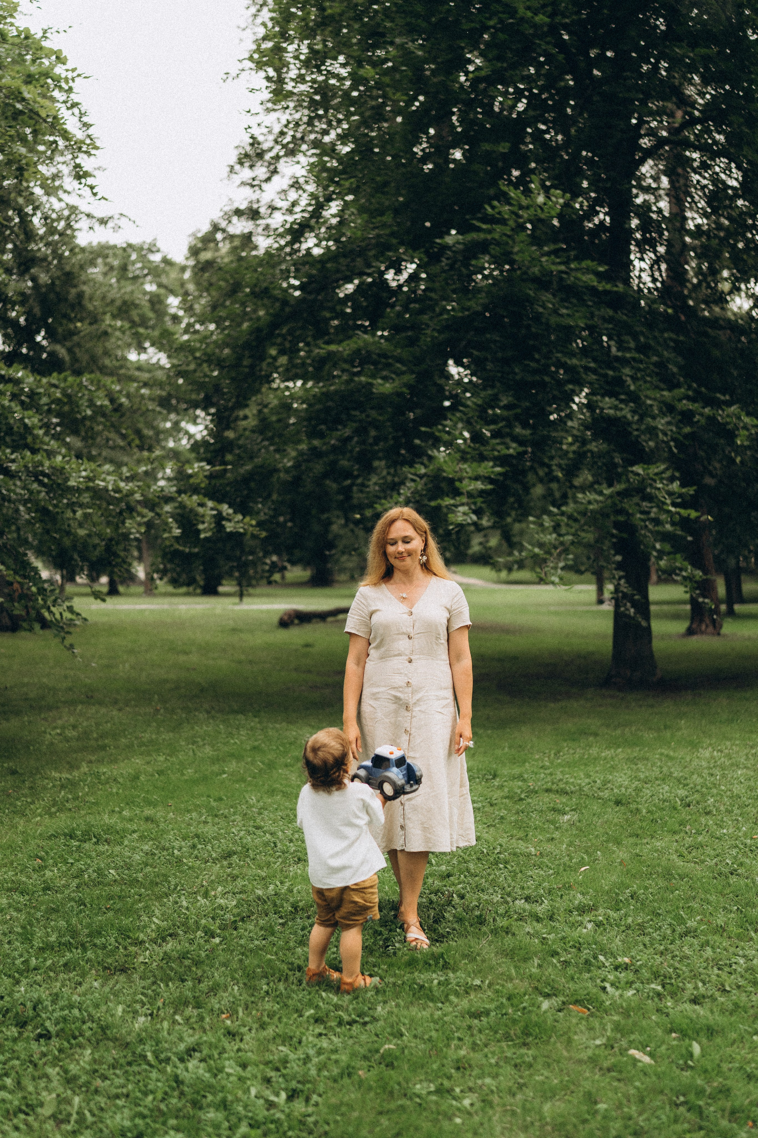 Kaivopuisto. Wedding and potrait photographer in Helsinki Vickan O