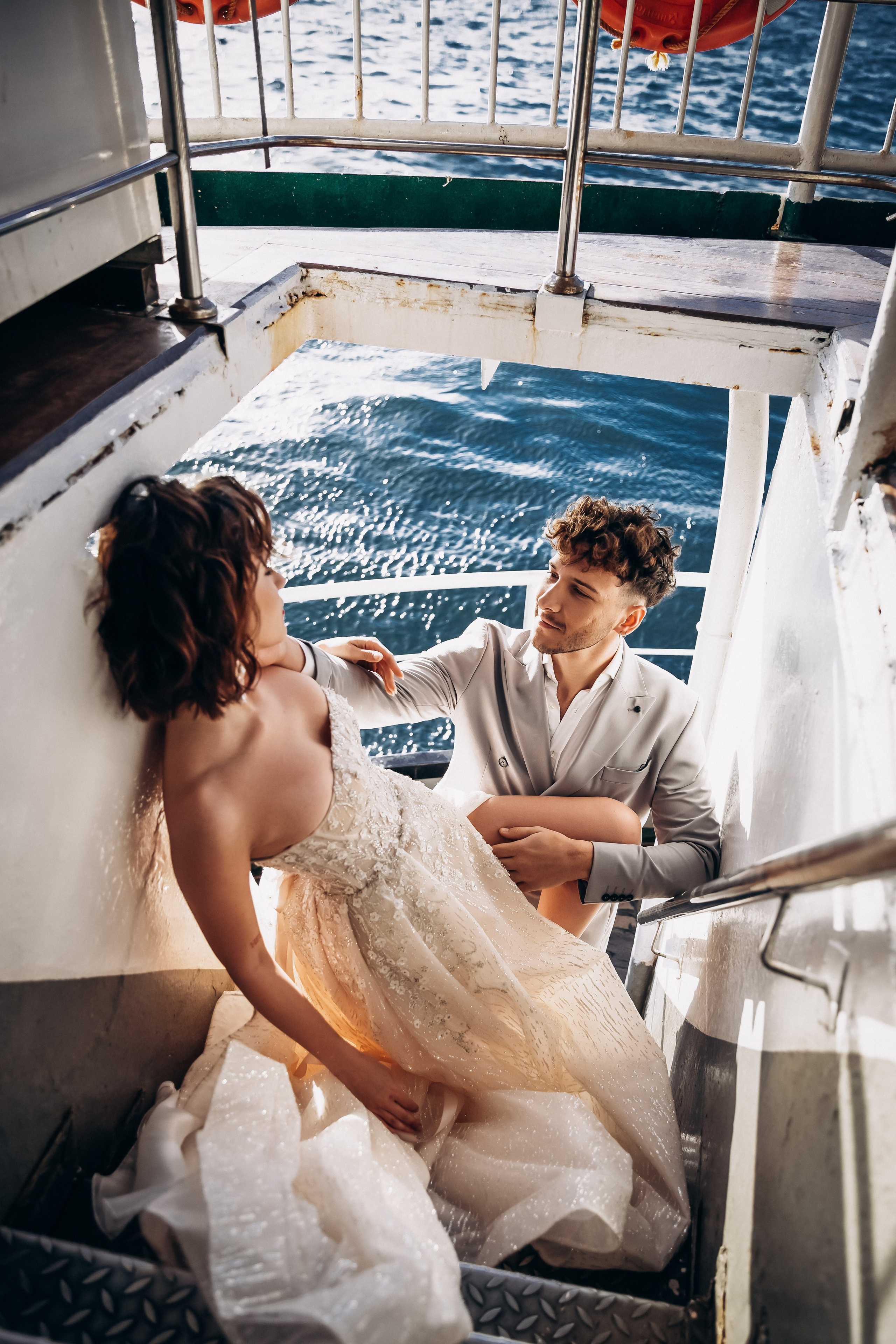 Beautiful wedding couple at Istanbul’s historic marketplace – wedding photos Europe.