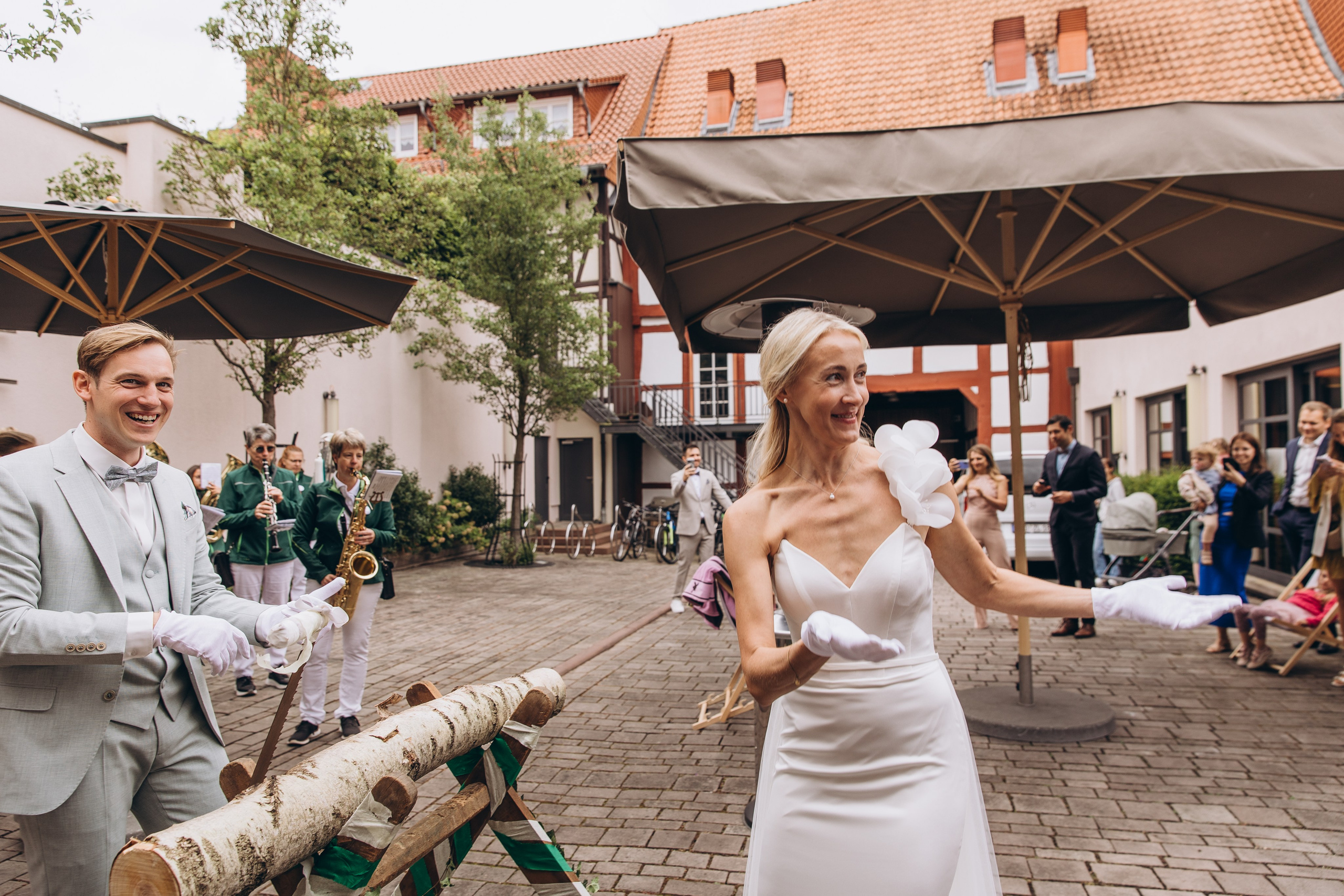 Svetlana and Yann. Hochzeitsgeschichten – Professionelle Hochzeitsfotografie & Videografie in Deutschland, Italien, Spanien und ganz Europa