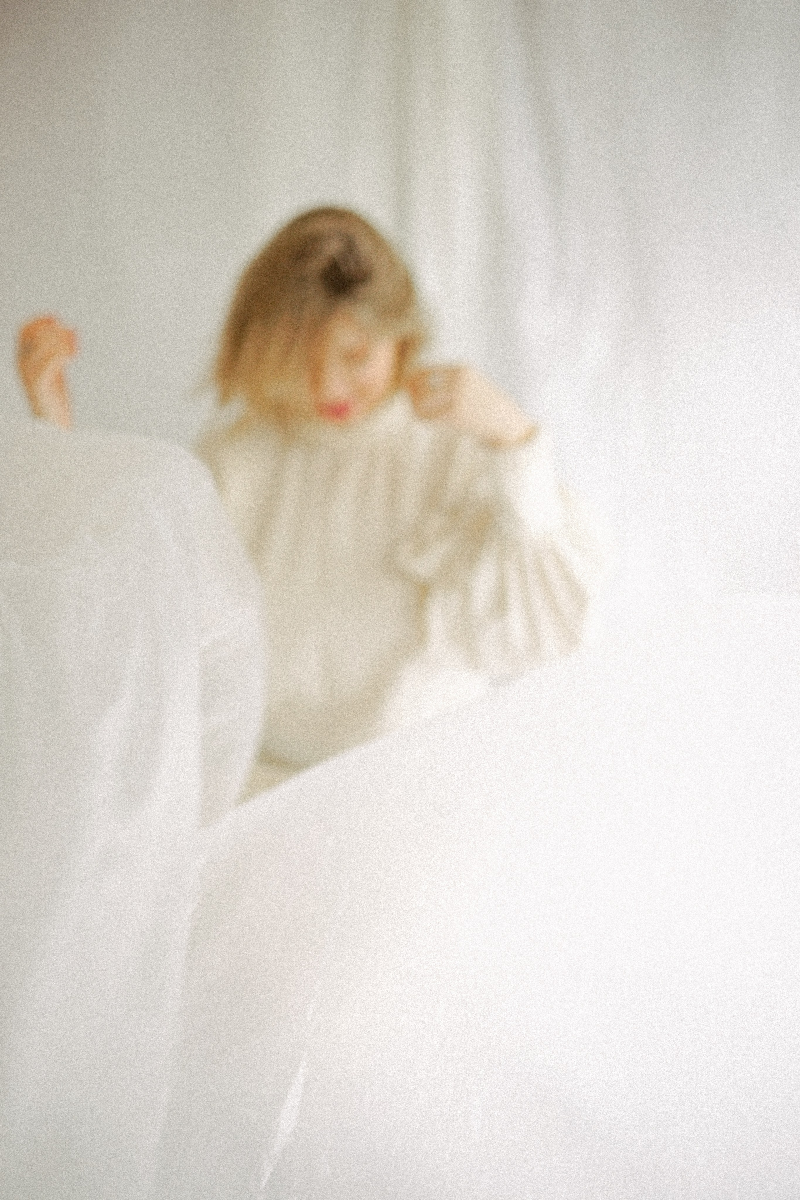 Fotografie de Portret Brașov | Artist Mădălina Beda. Madalina Beda- Artist vizual, fotograf, doula la nastere, consultant babywearing Brasov si in toata tara