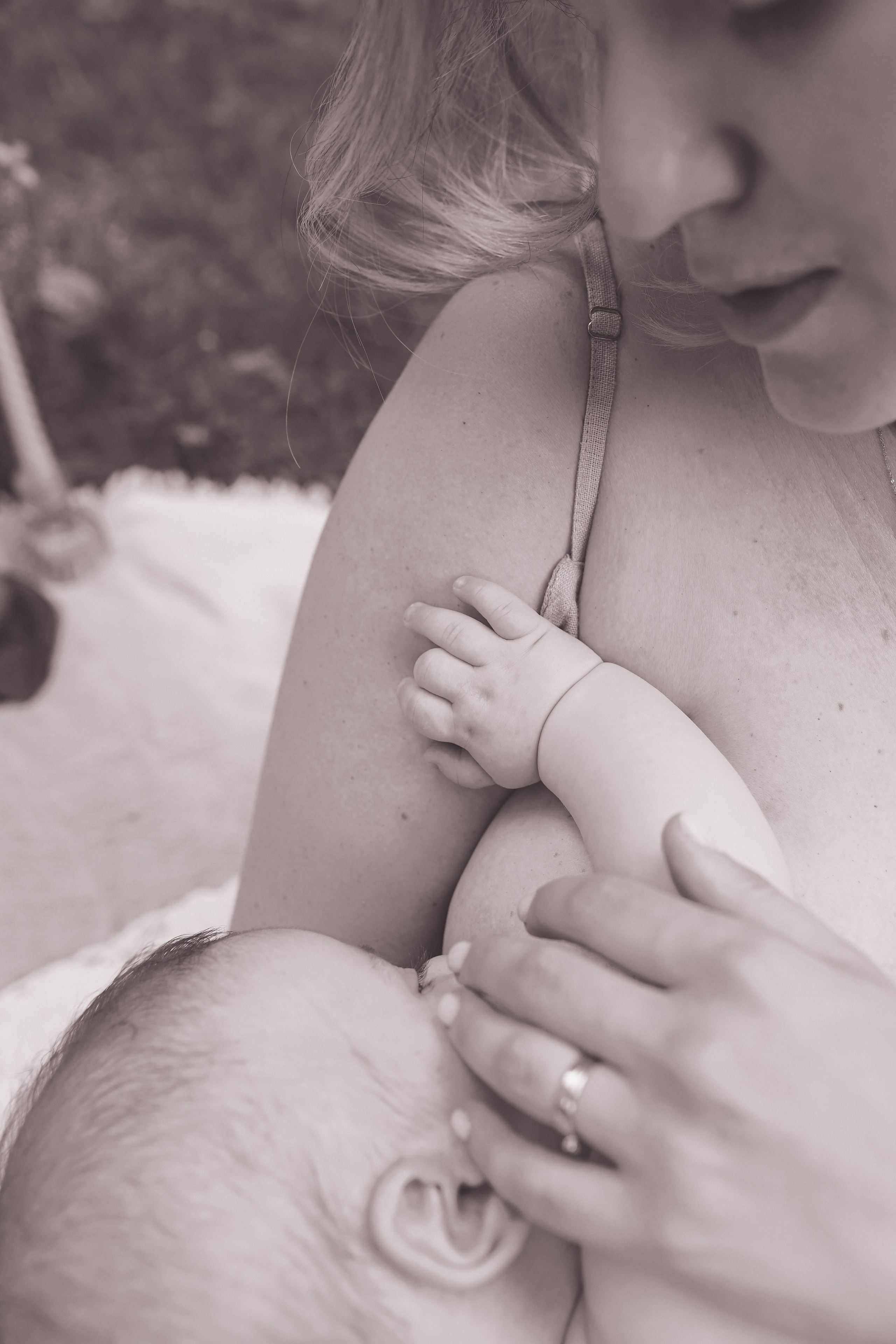 Mother Earth: Proiect de Fotografie Maternitate | Mădălina Beda. Madalina Beda- Artist vizual, fotograf, doula la nastere, consultant babywearing Brasov si in toata tara