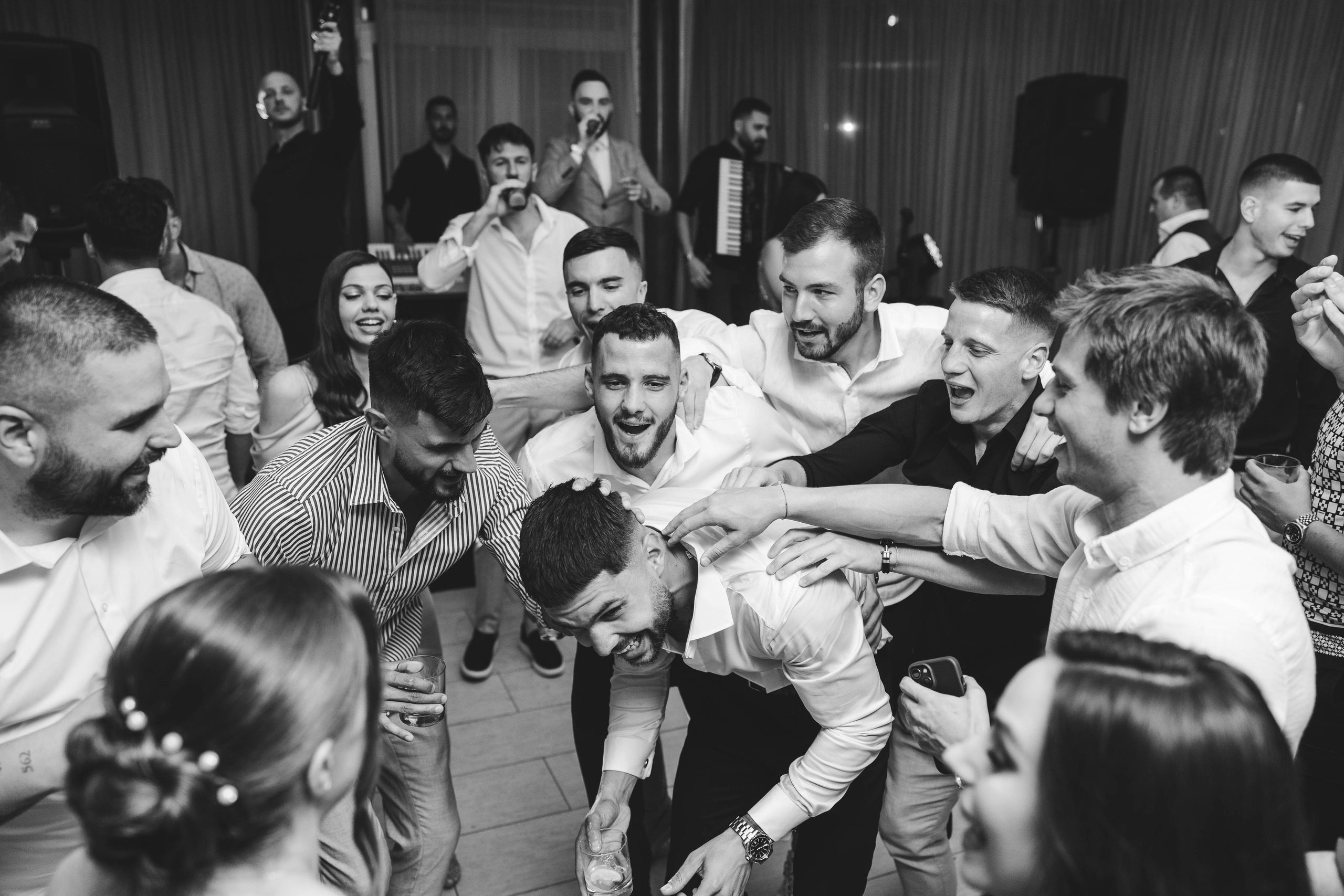VUK I ANDJELA. Wedding photographer Nermin Kajosevic