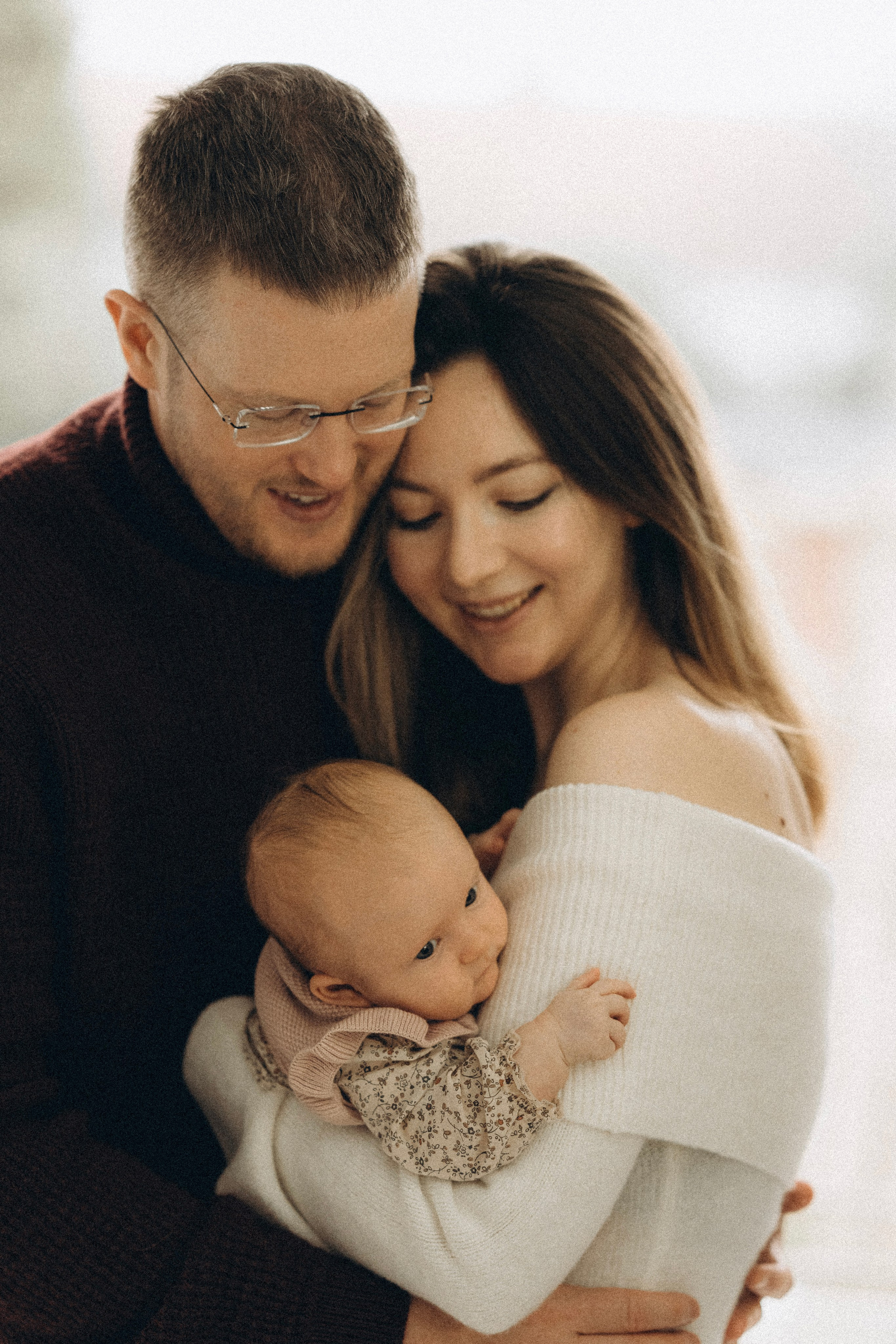 Home newborn session. Tania Gandrabur, photographer in West Midlands, England