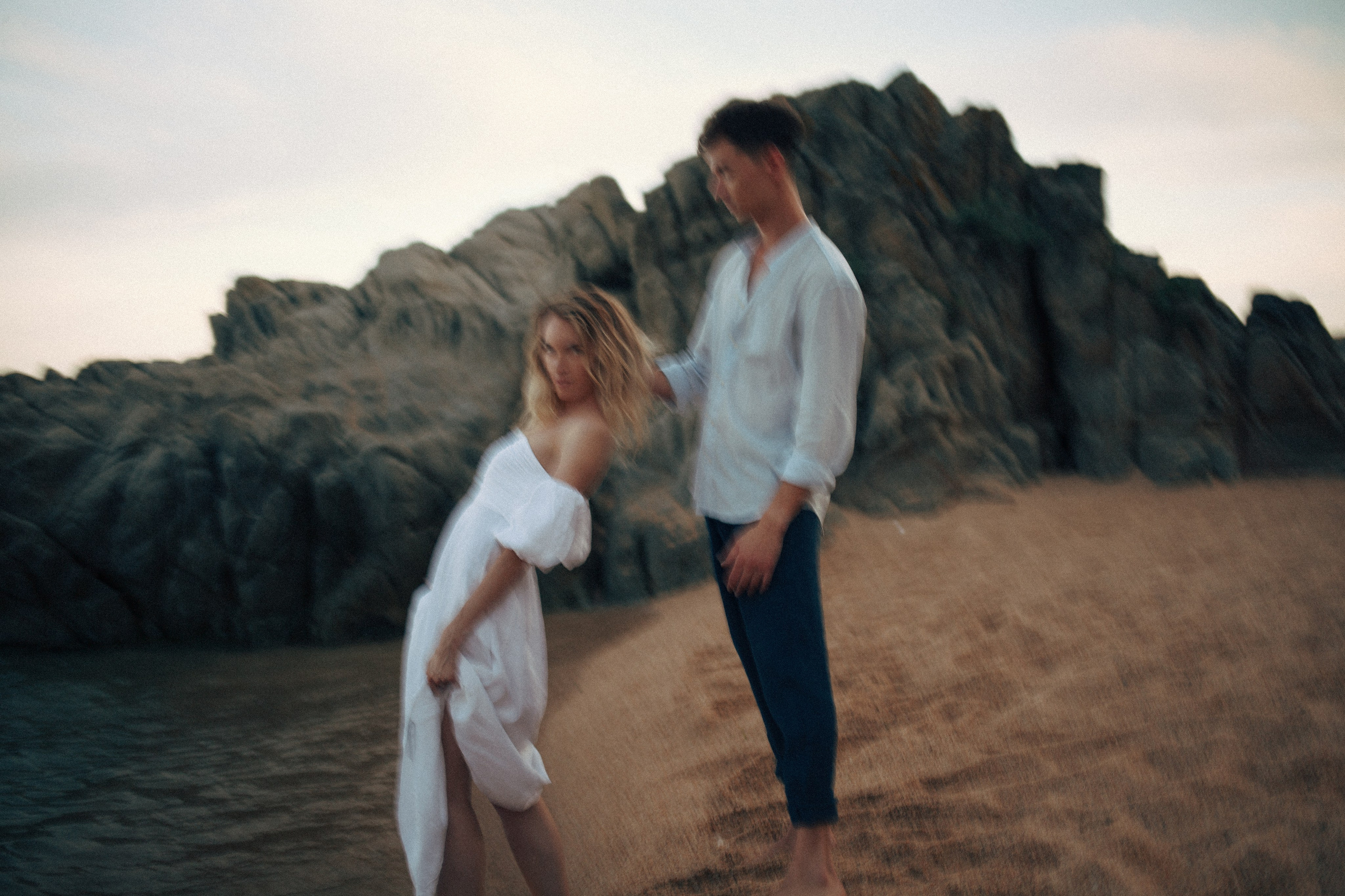 Natali and Artur, photo walk at the beach. Marina Kálcheva — Photographer, Videographer & Visual Artist in Barcelona