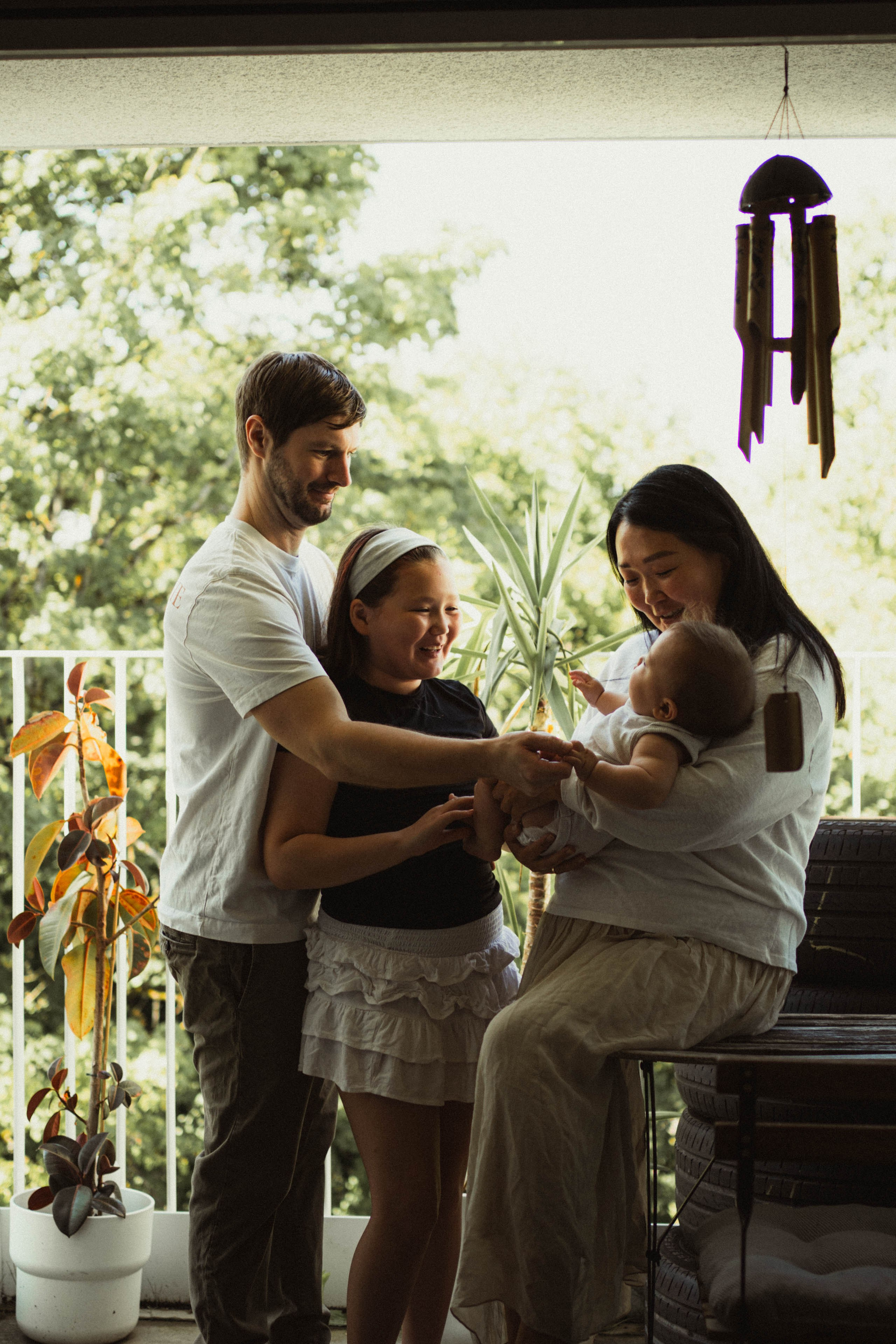 Lifestyle Newborn. Portrait Lifestyle Photographer in Munich — Polina Cherkasova