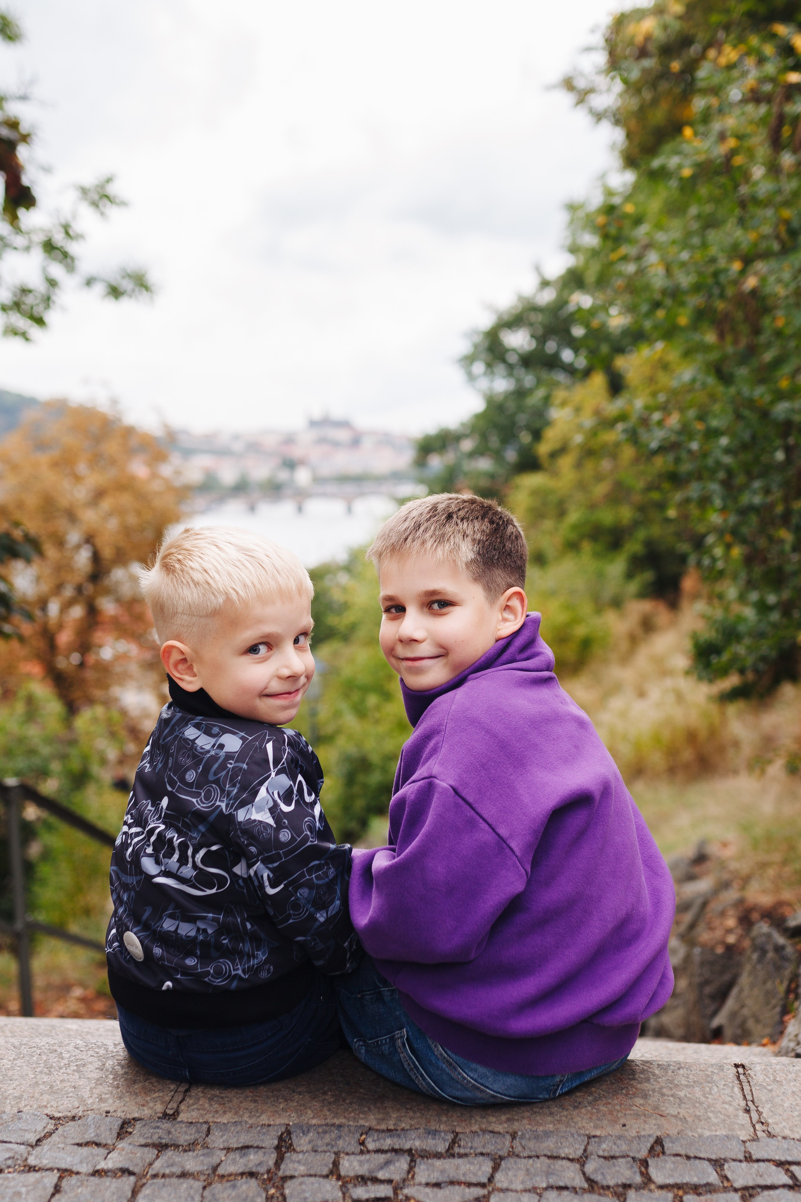 Svetlana, Sergey & grandsons. Photographer in Prague for tourists