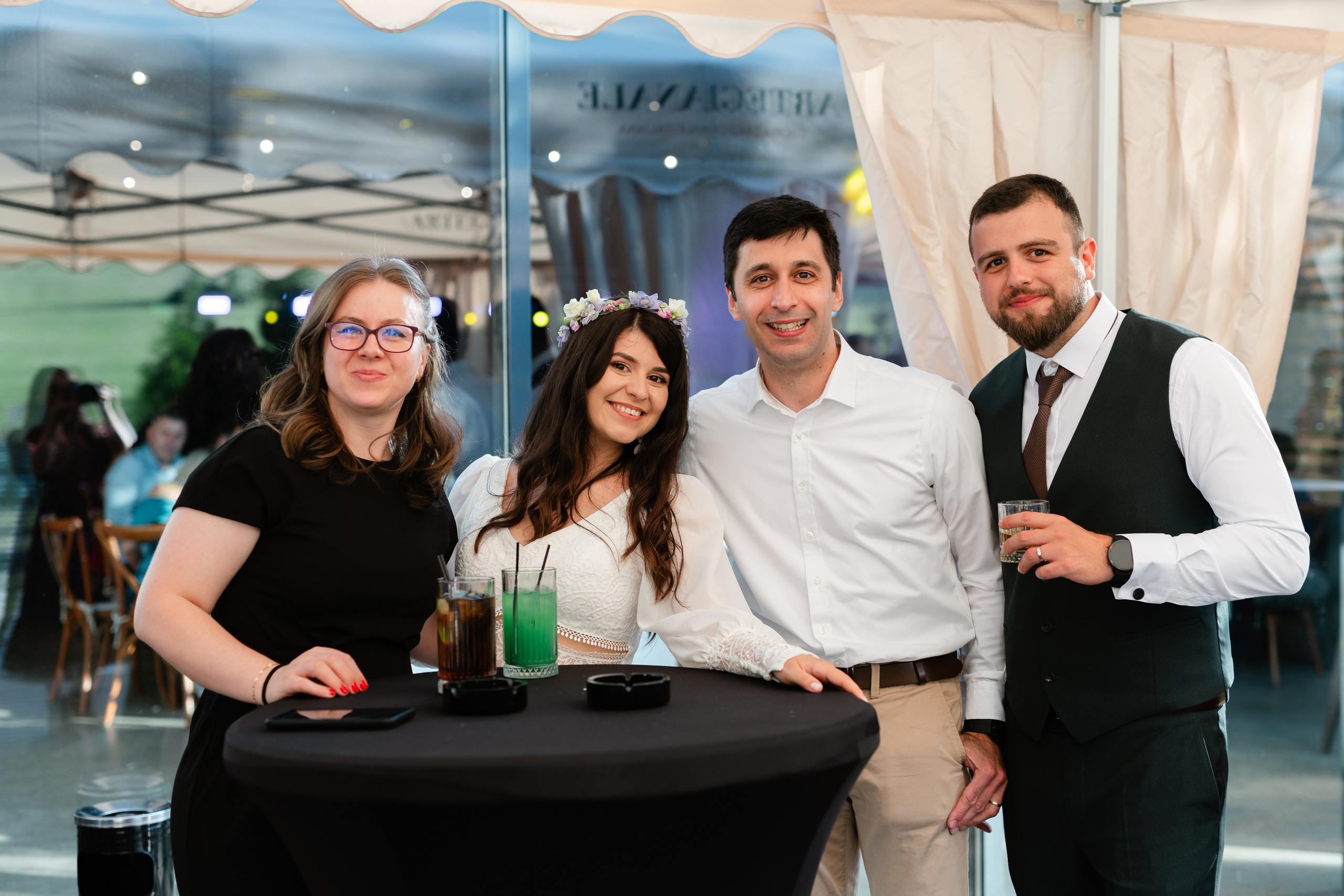 Flori & Cosmin. Main