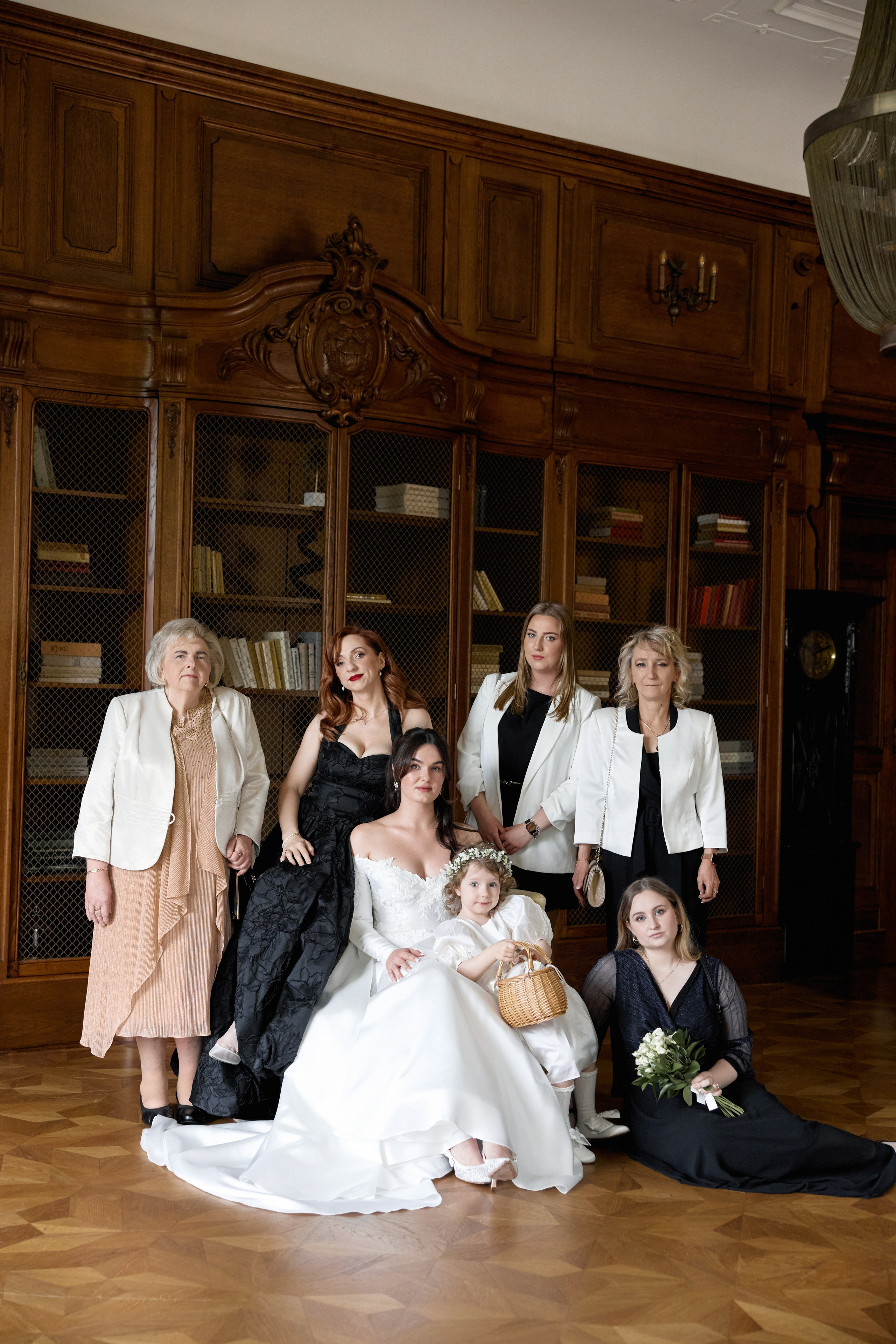 Wiktoria & Kacper. Pałac Goetz. Fotograf ślubny i rodzinny w Krakowie Yana Klymova