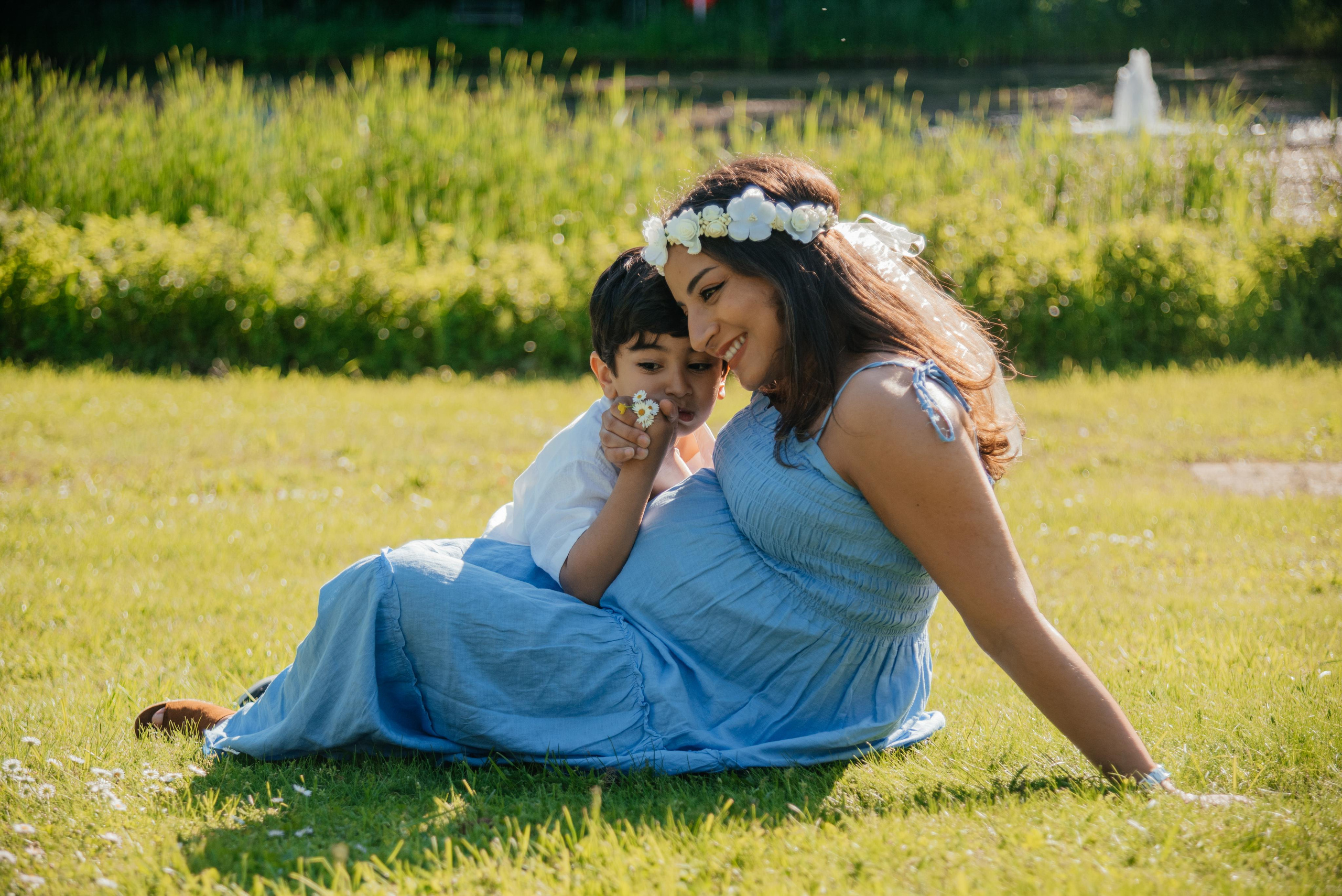 Pregnancy photoshoot outdoor Luxembourg. Photographer in Luxembourg Tanita