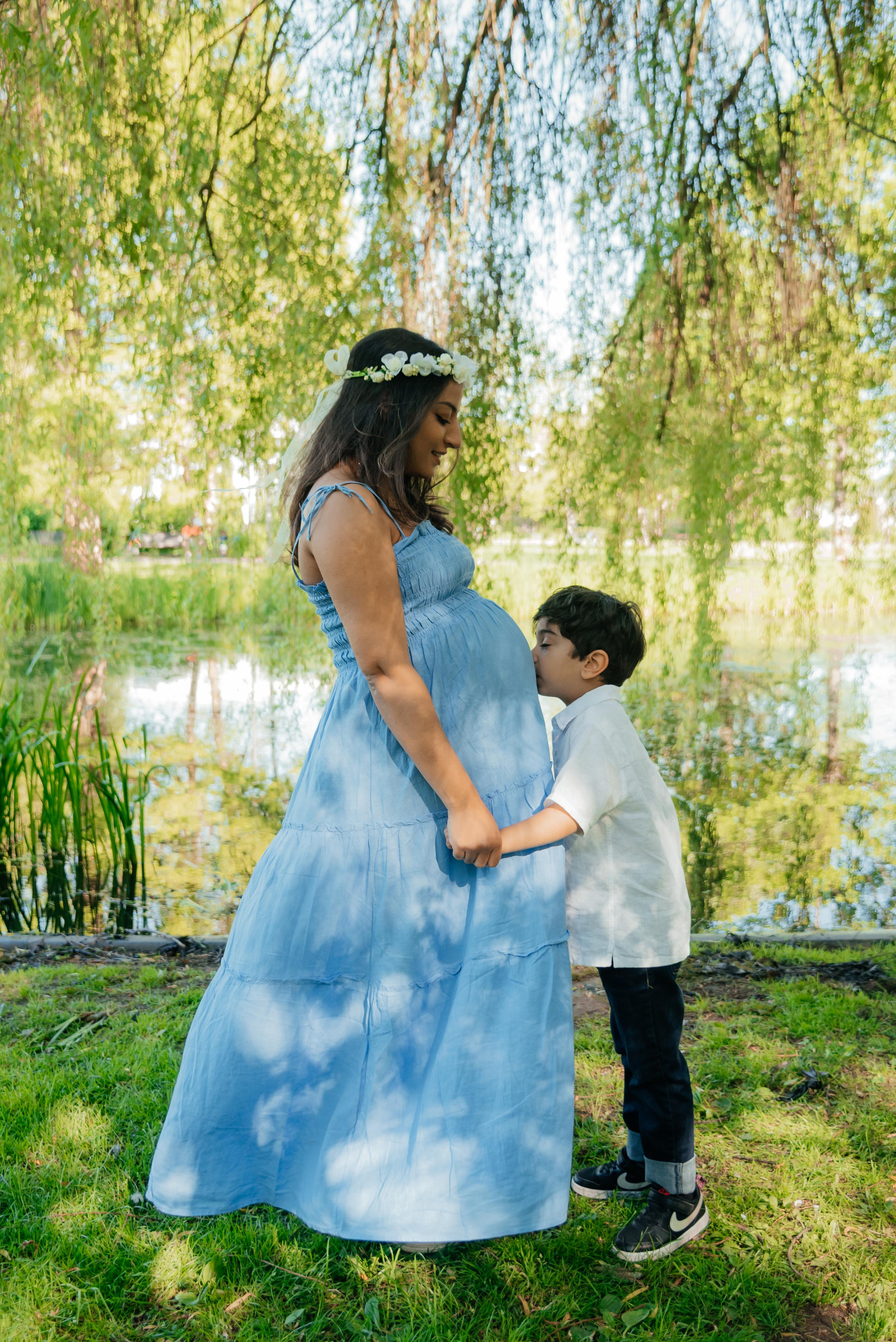 Pregnancy photoshoot outdoor Luxembourg. Photographer in Luxembourg Tanita