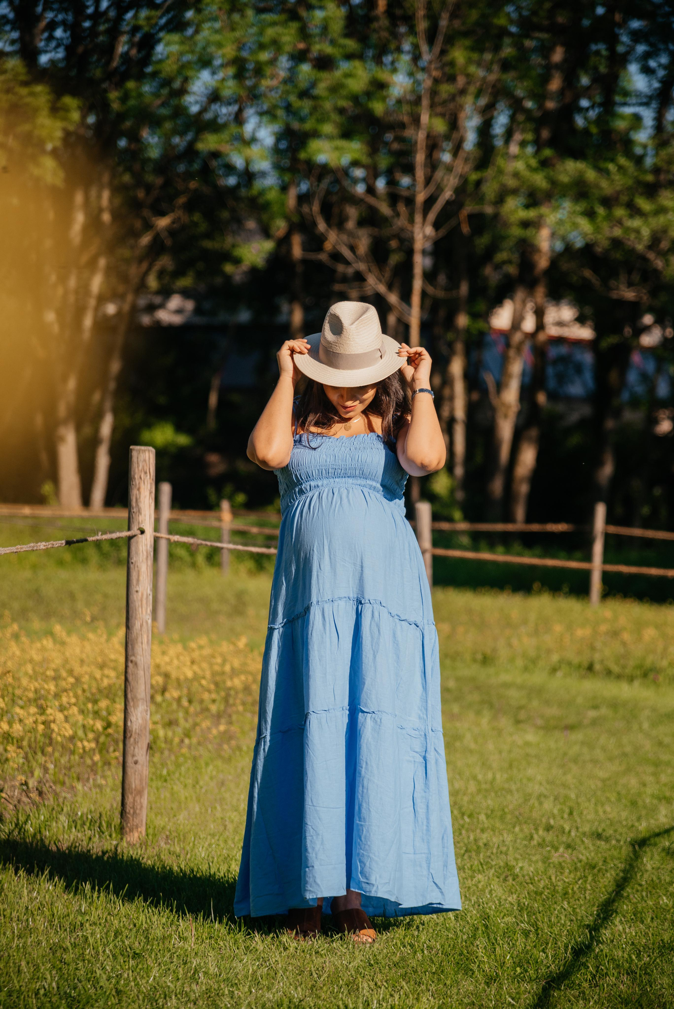 Pregnancy photoshoot outdoor Luxembourg. Photographer in Luxembourg Tanita