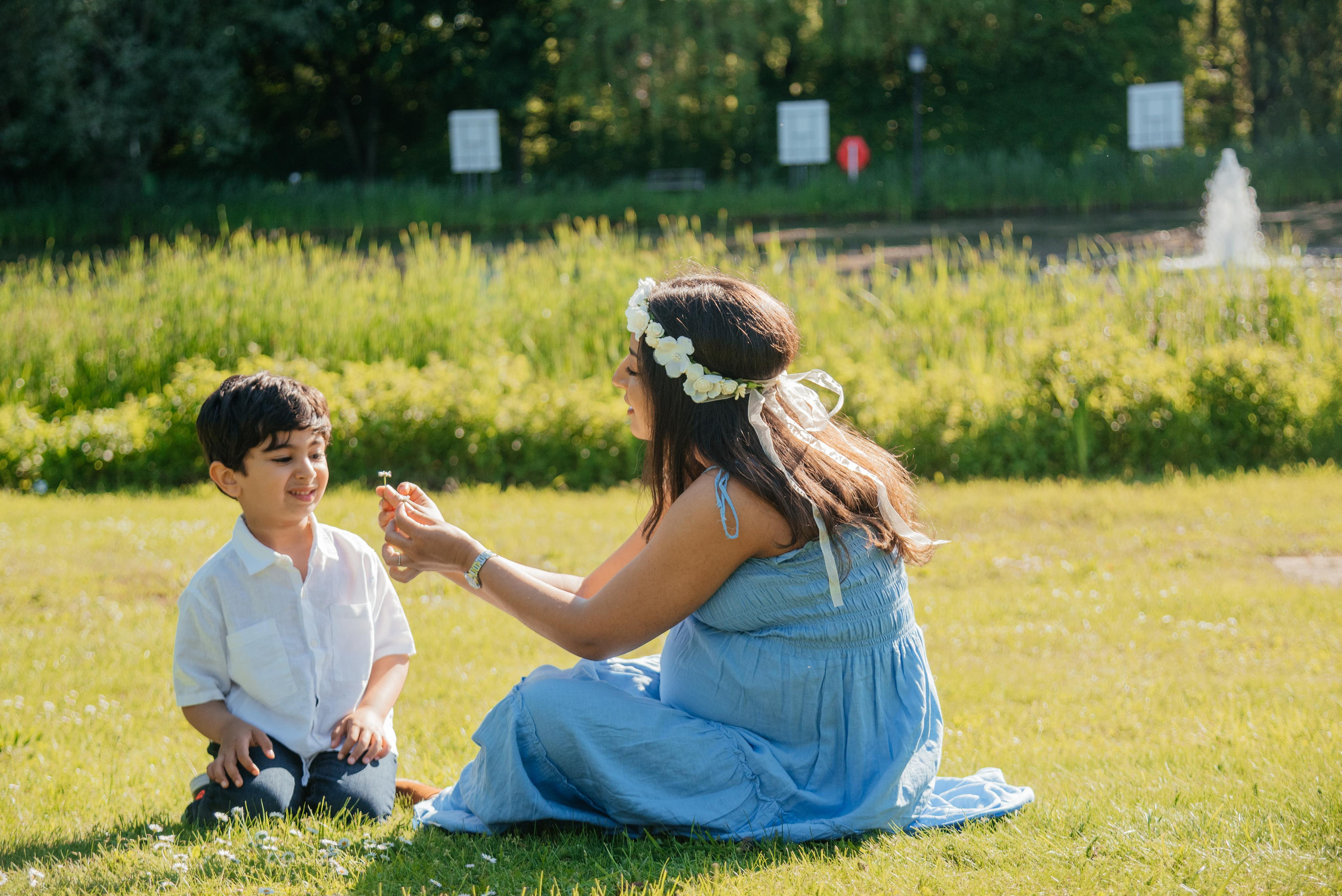 Pregnancy photoshoot outdoor Luxembourg. Photographer in Luxembourg Tanita