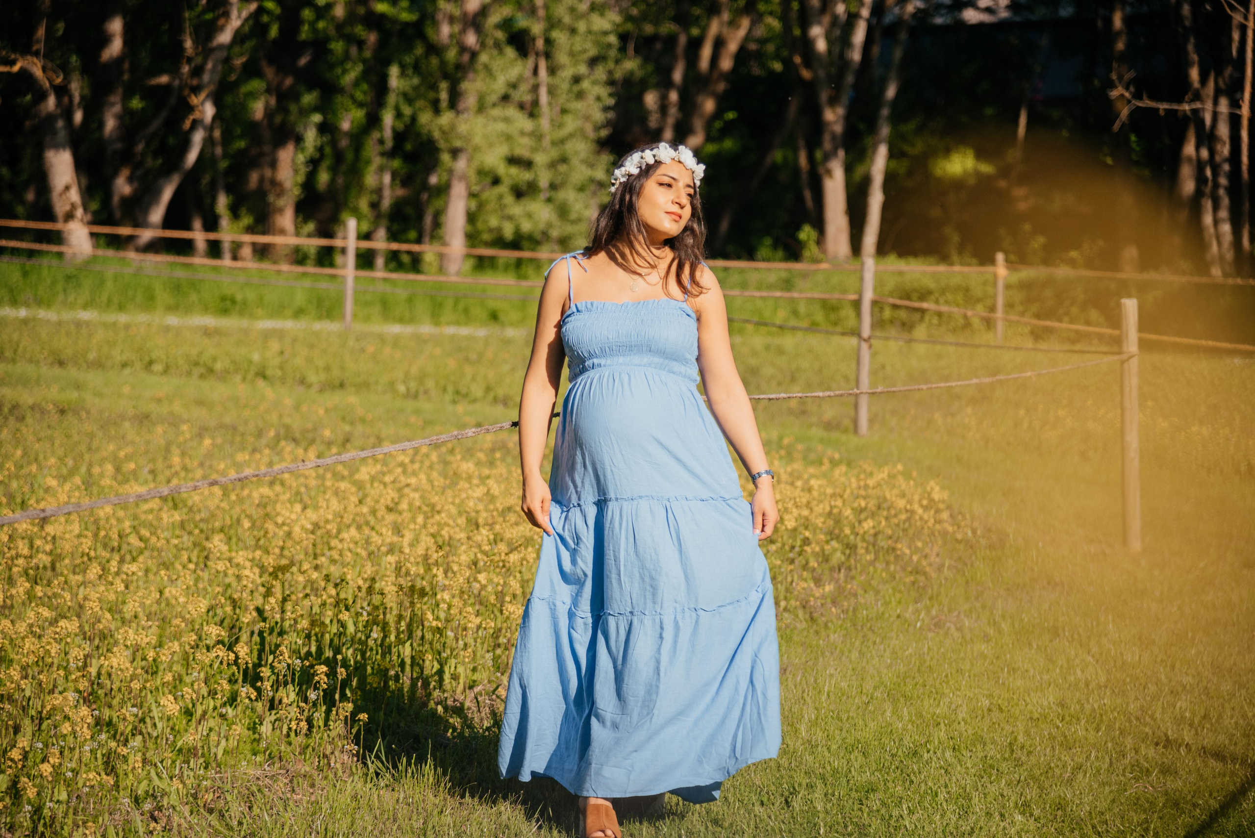 Pregnancy photoshoot outdoor Luxembourg. Photographer in Luxembourg Tanita