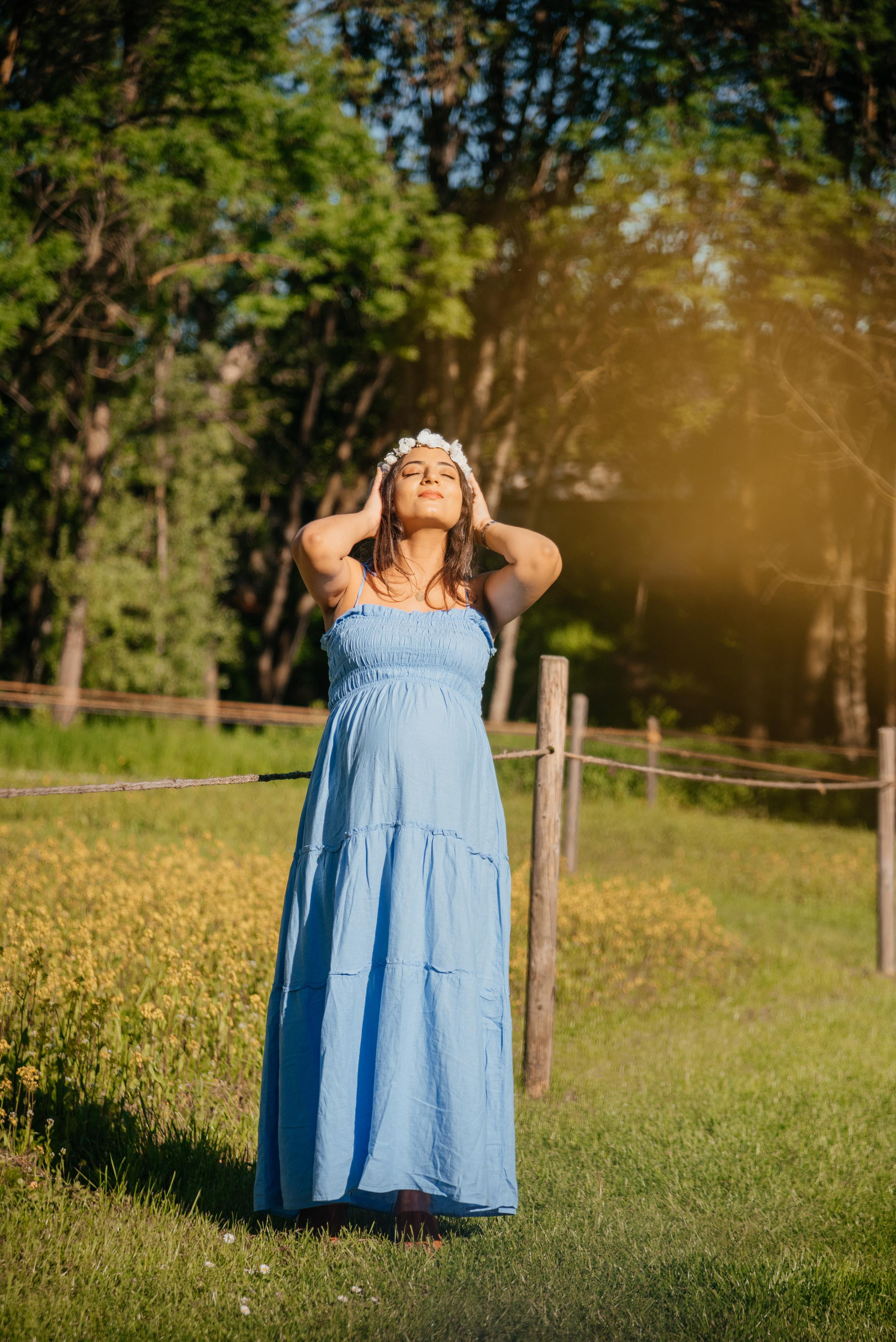 Pregnancy photoshoot outdoor Luxembourg. Photographer in Luxembourg Tanita