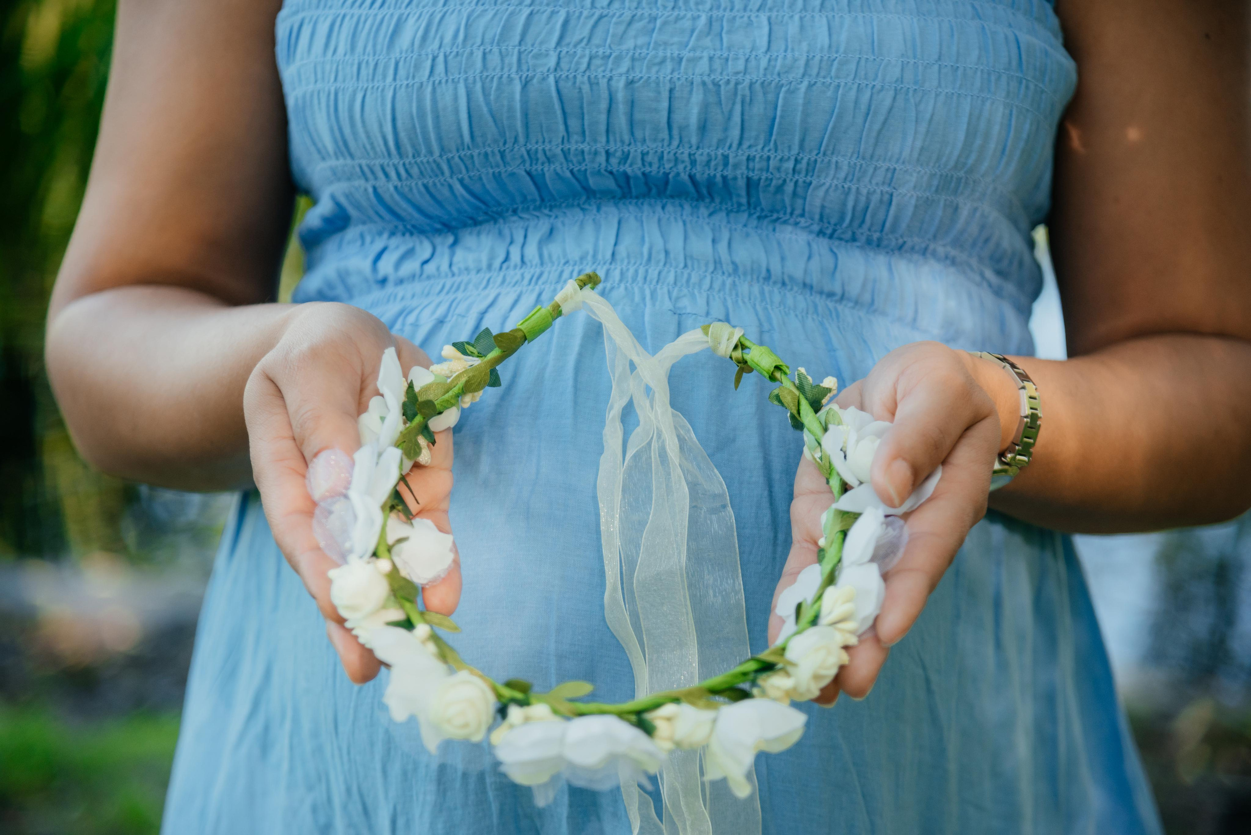 Pregnancy photoshoot outdoor Luxembourg. Photographer in Luxembourg Tanita