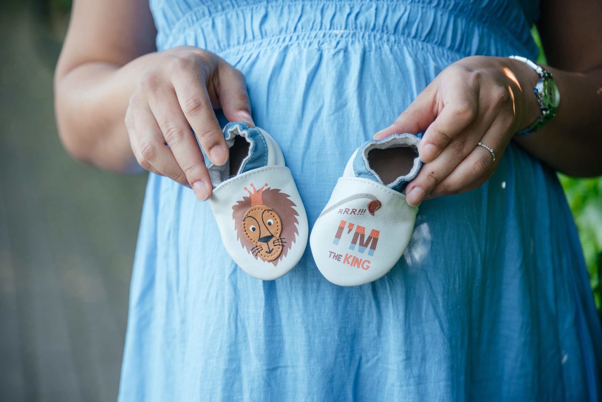 Pregnancy photoshoot outdoor Luxembourg. Photographer in Luxembourg Tanita