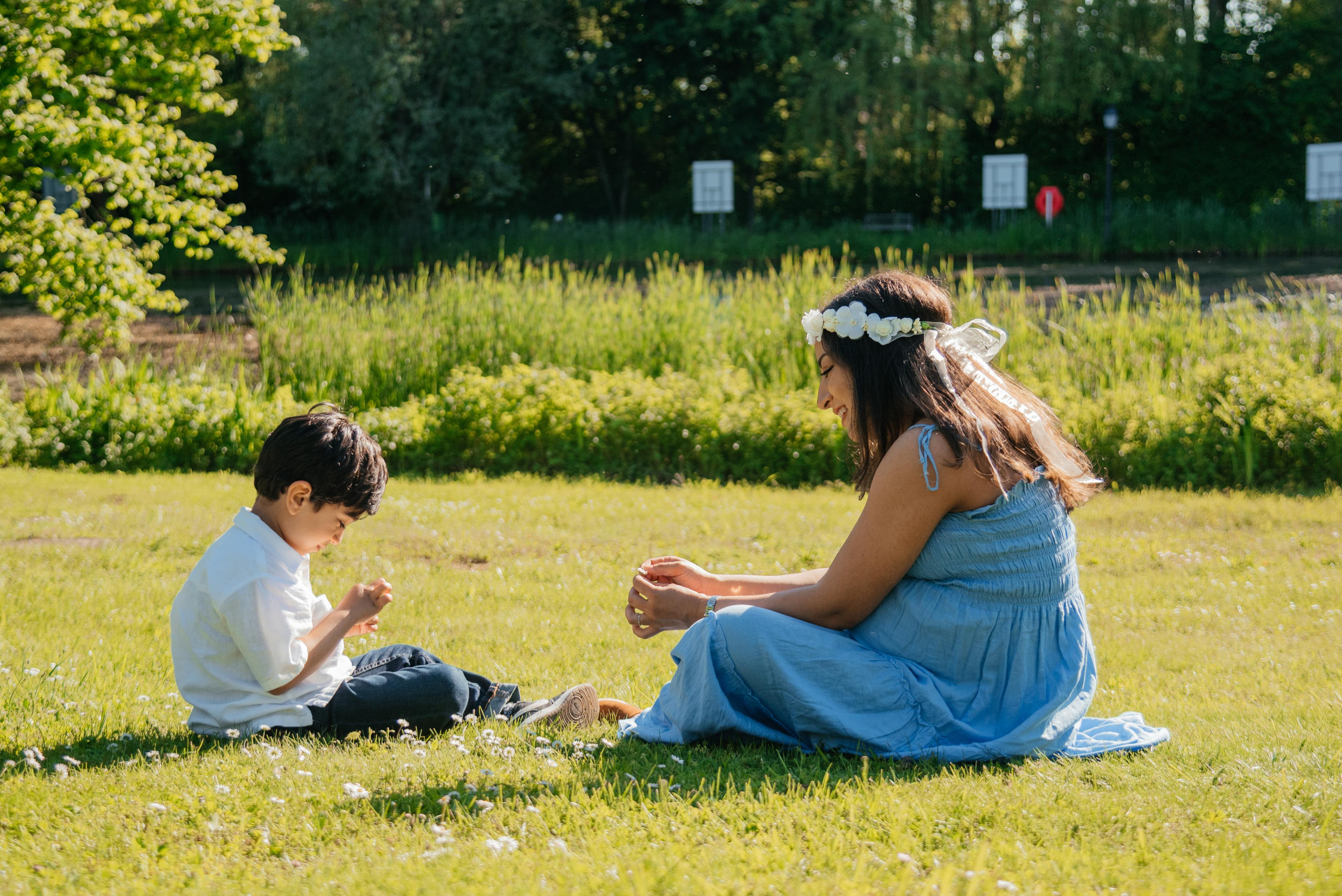Pregnancy photoshoot outdoor Luxembourg. Photographer in Luxembourg Tanita