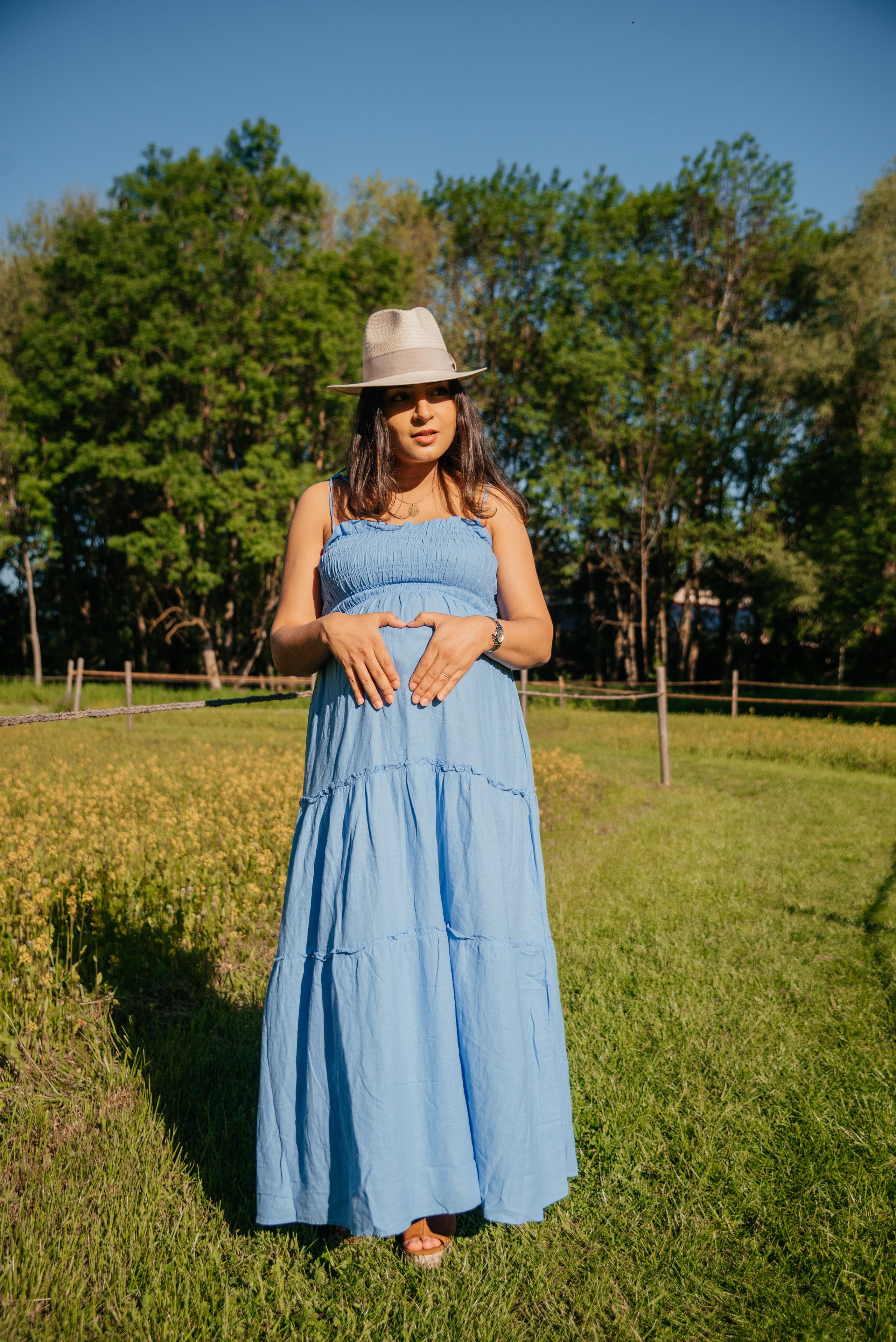 Pregnancy photoshoot outdoor Luxembourg. Photographer in Luxembourg Tanita