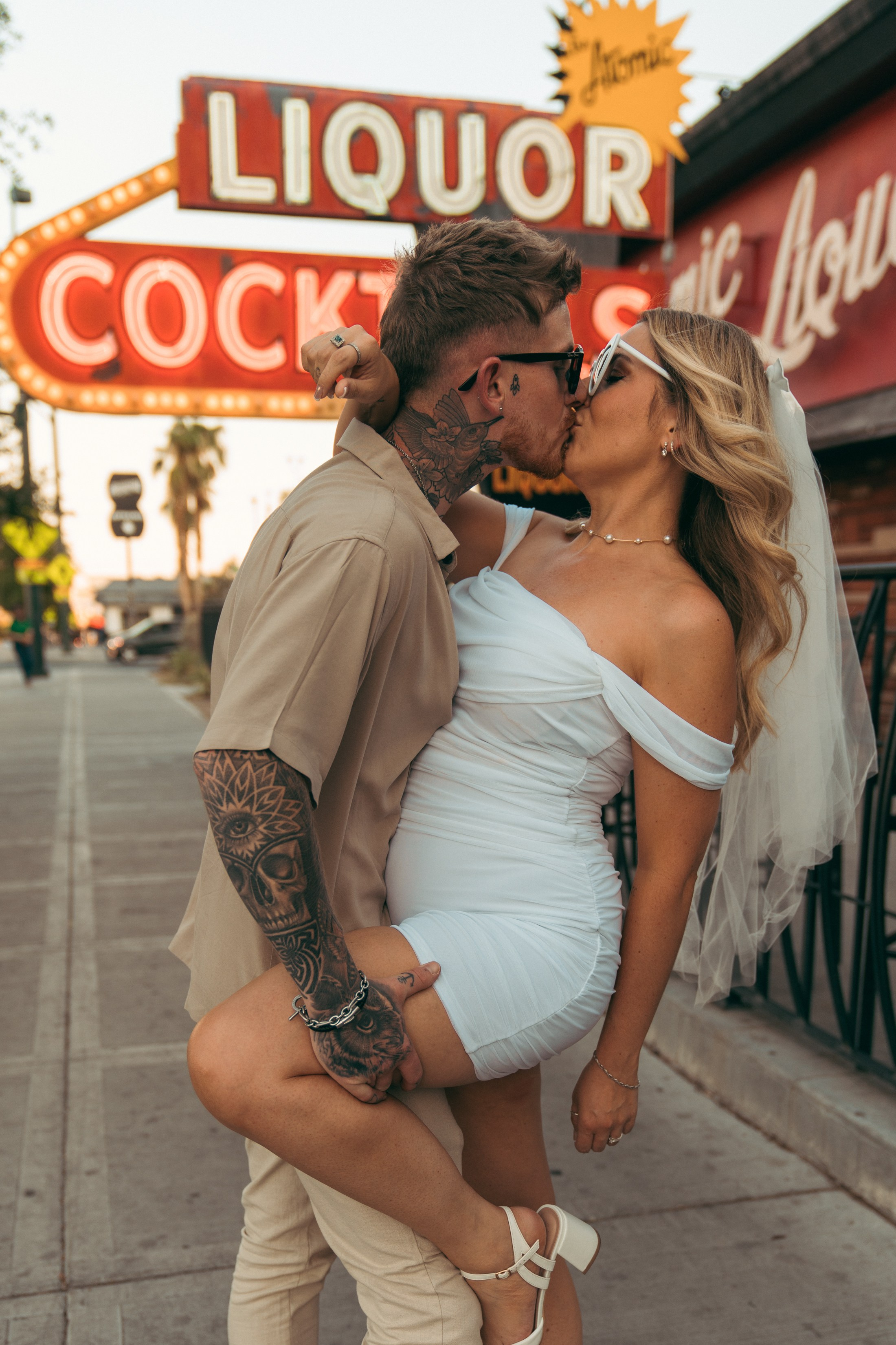 Nia& Joe. Wedding & elopement photographer Viktoriya Kravtsov. Las Vegas