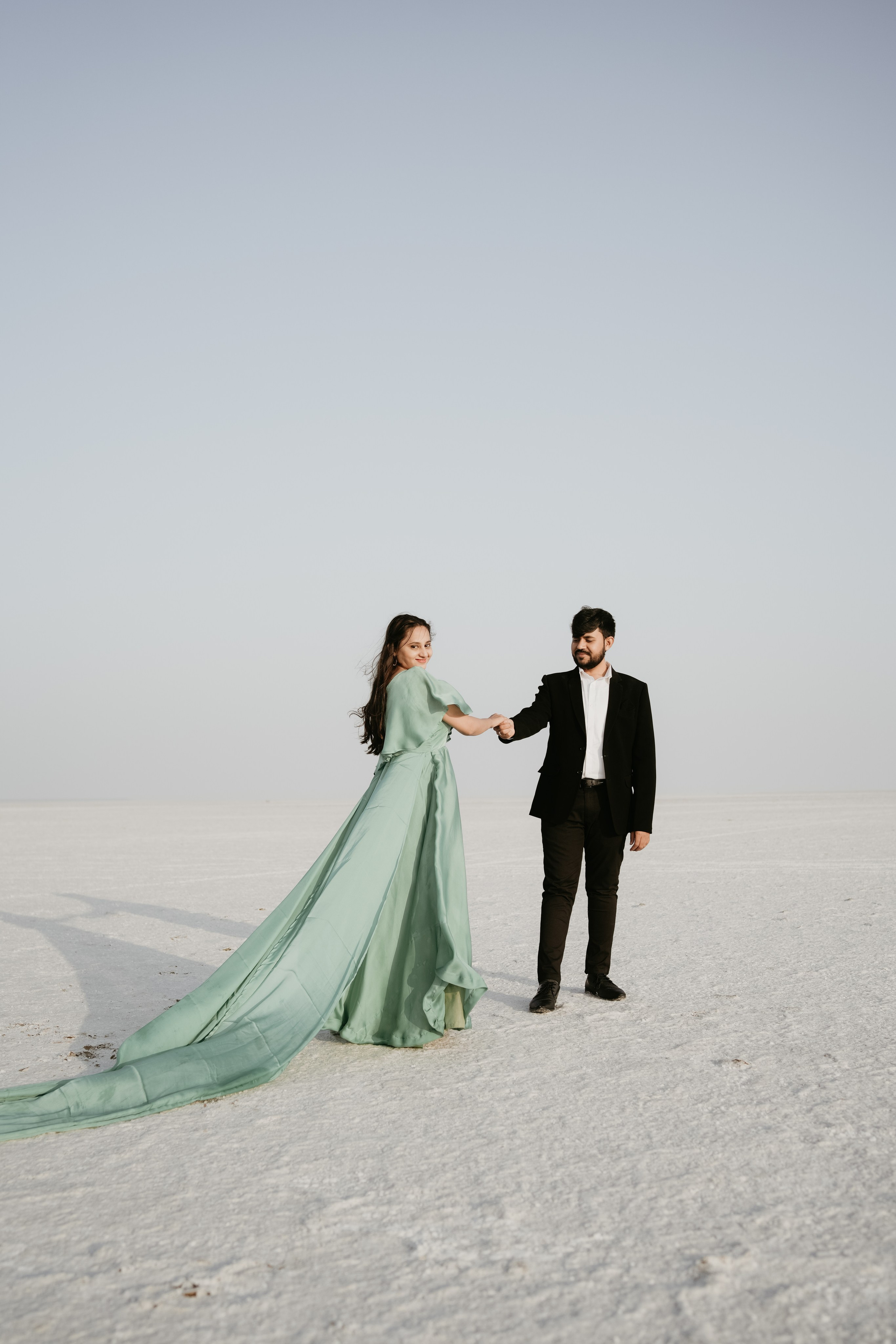 COUPLE SESSIONS. Love Emotions Weddings