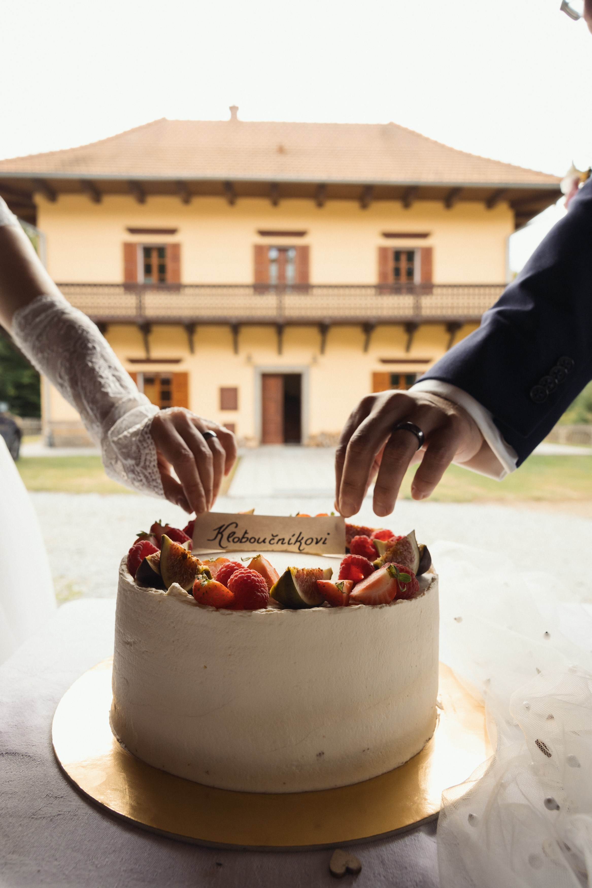 Svatební focení Písek. Rodinná, těhotenská, newborn a lifestyle fotografka v Písku Oxana Telupilova