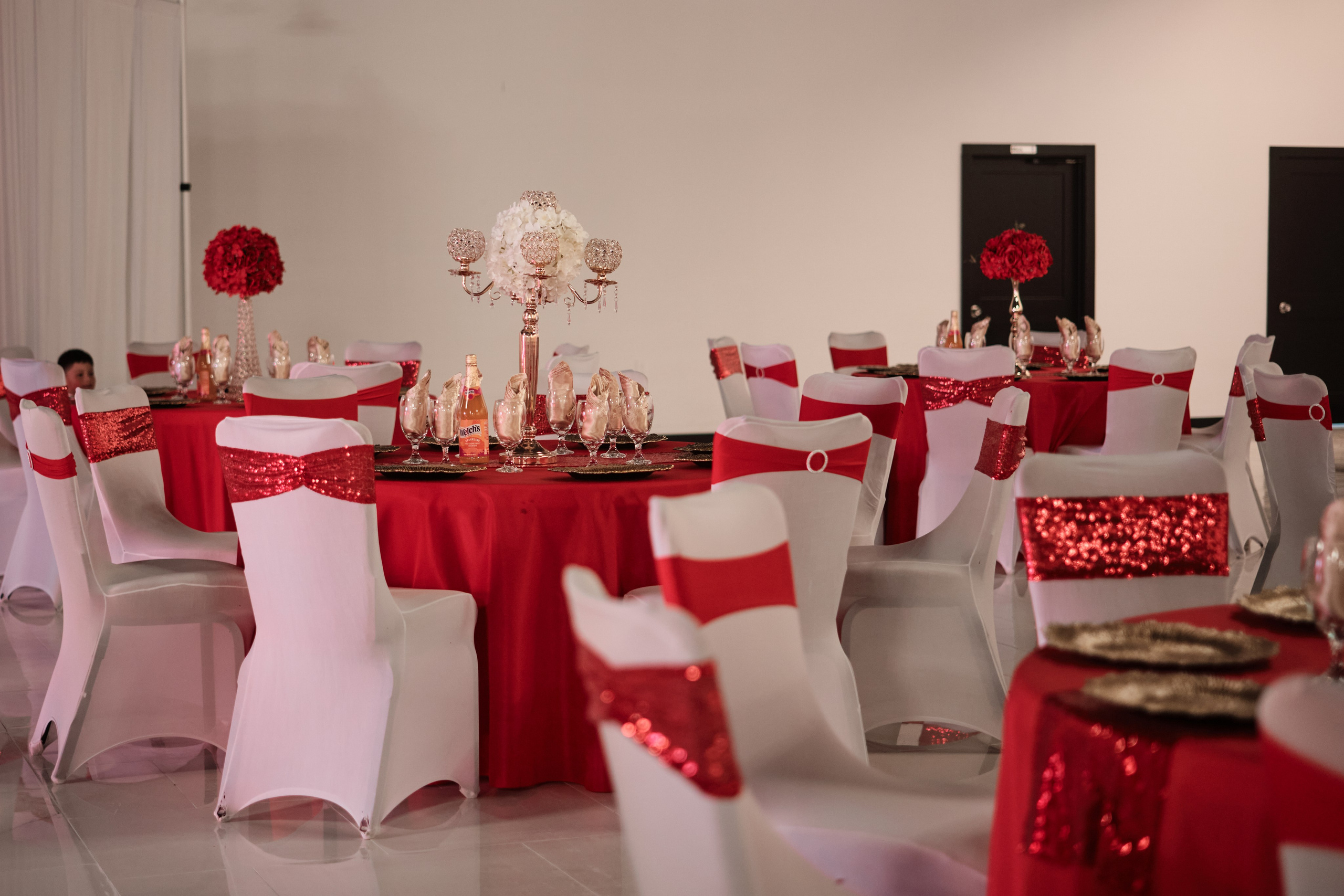 Blue Moon Events: Espacio y Comodidad para Quinceañeras)