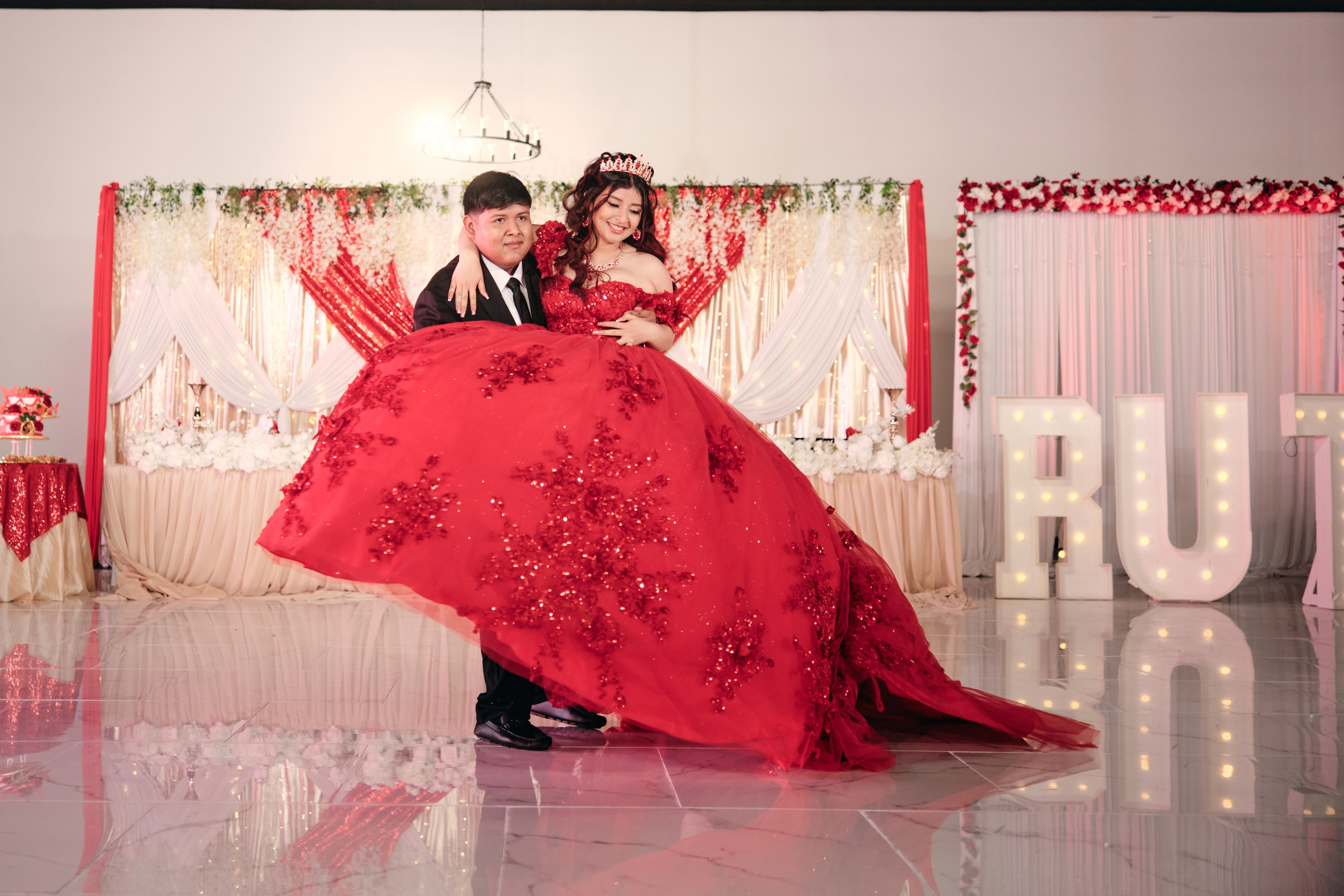 Blue Moon Events: Espacio y Comodidad para Quinceañeras)