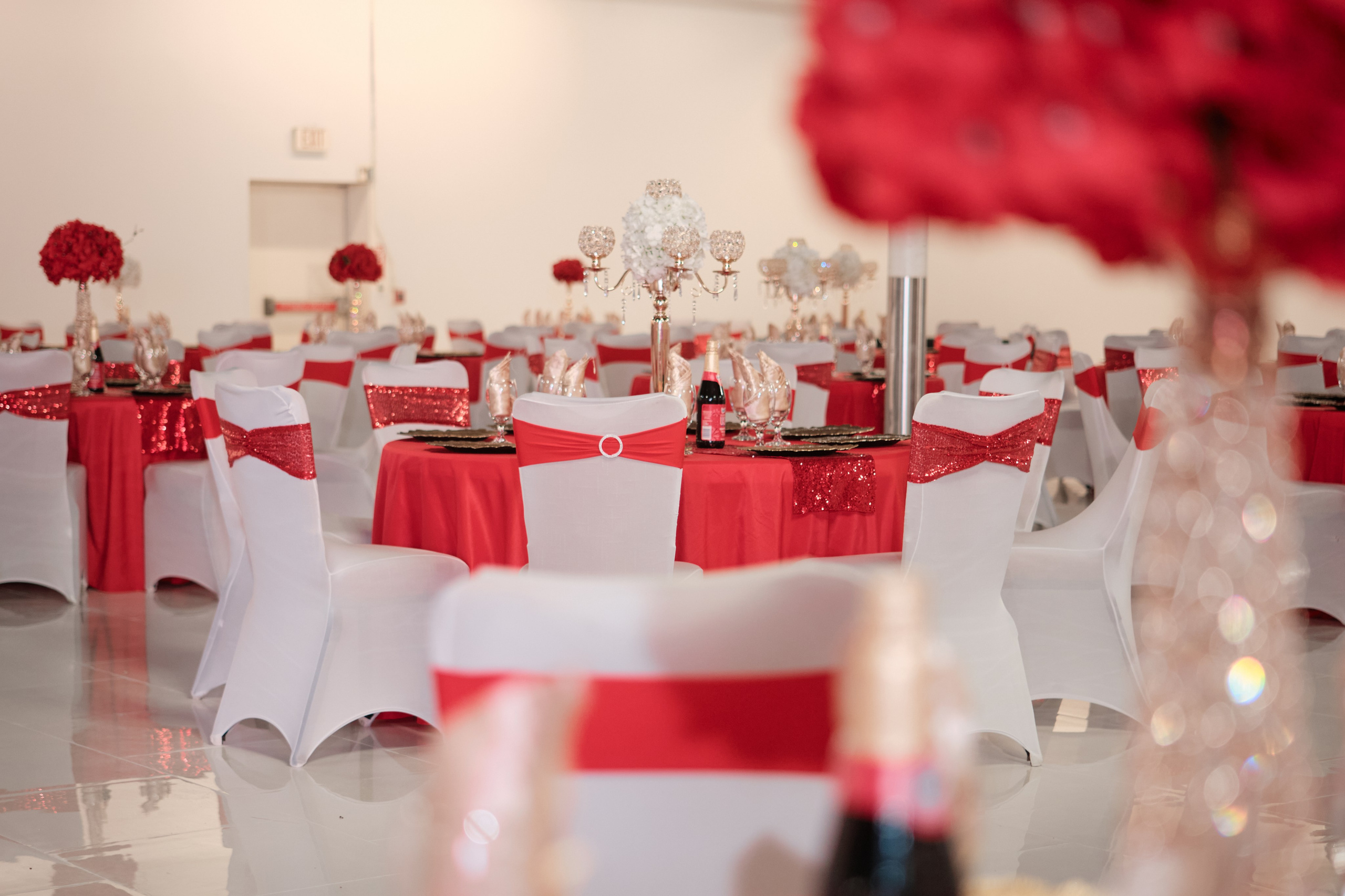 Blue Moon Events: Espacio y Comodidad para Quinceañeras)