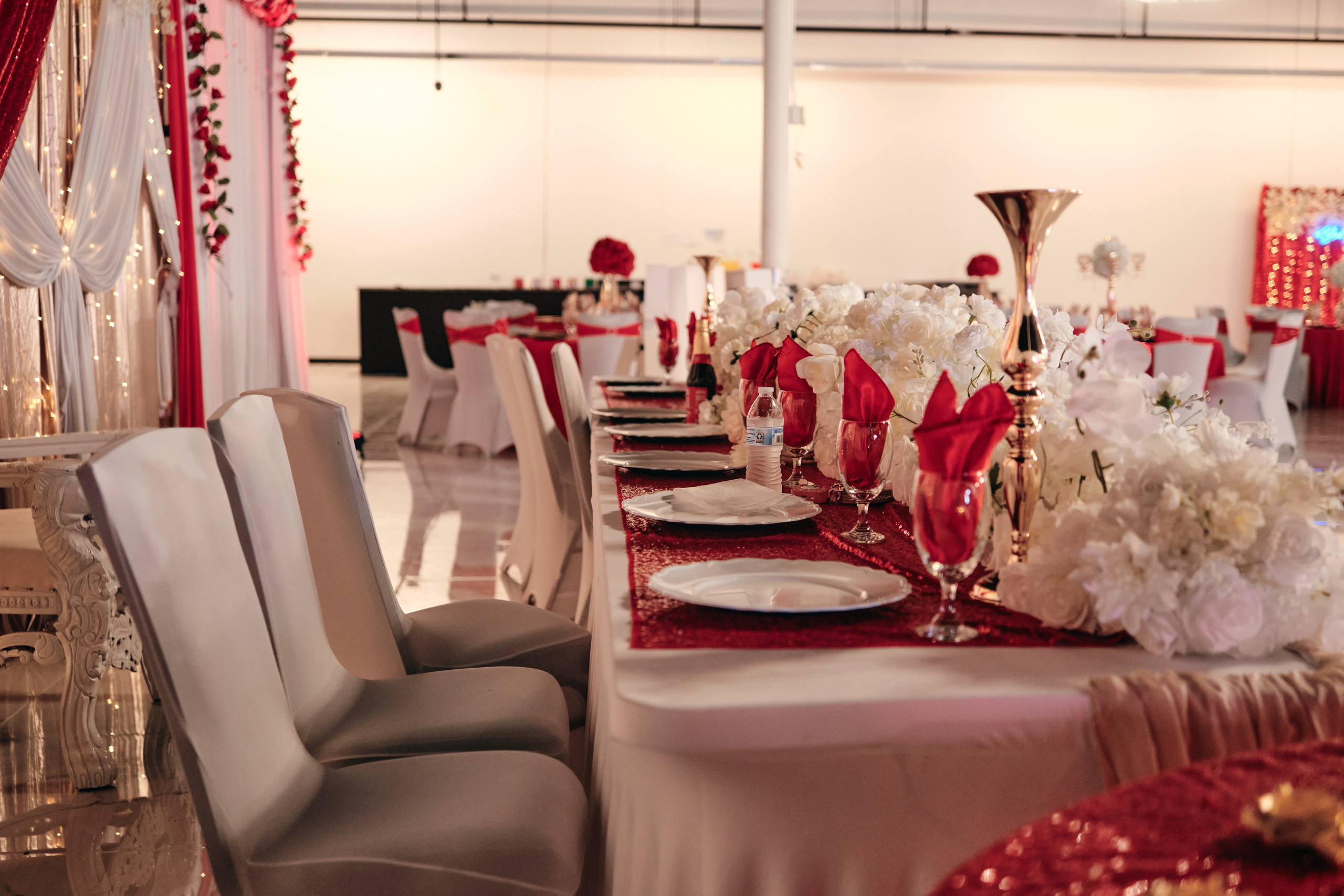 Blue Moon Events: Espacio y Comodidad para Quinceañeras)