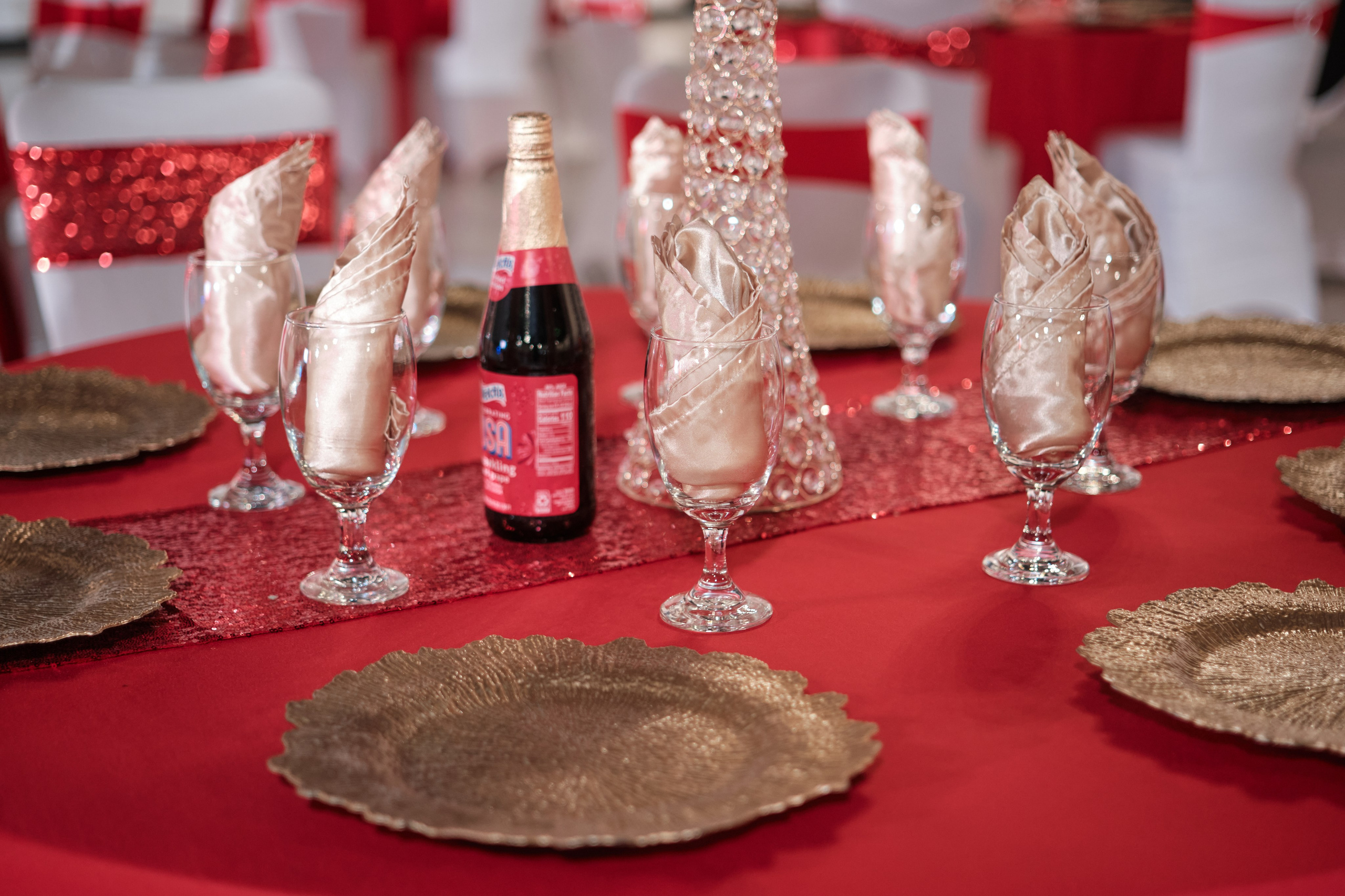 Blue Moon Events: Espacio y Comodidad para Quinceañeras)