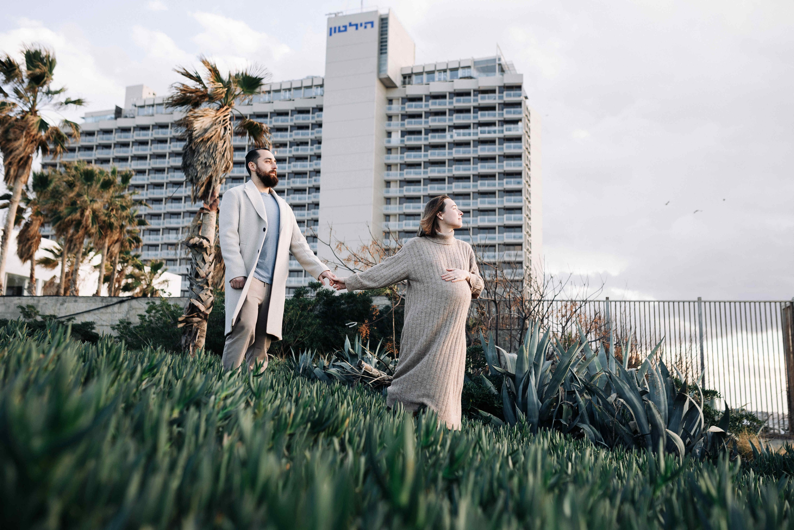 WINTER, PREGNANCY PHOTOSESSION (TEL AVIV). PHOTOGRAPHER IN ISRAEL