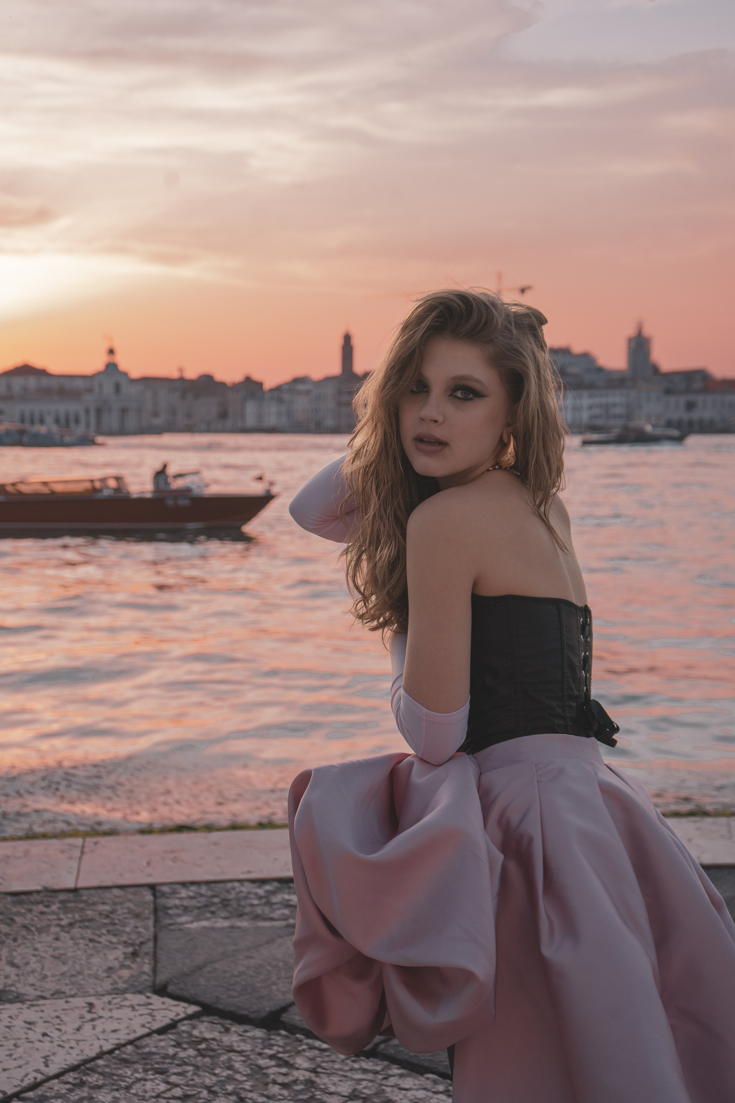 Брендовa фотосесія у Венеції для стильних і впевнених жінок