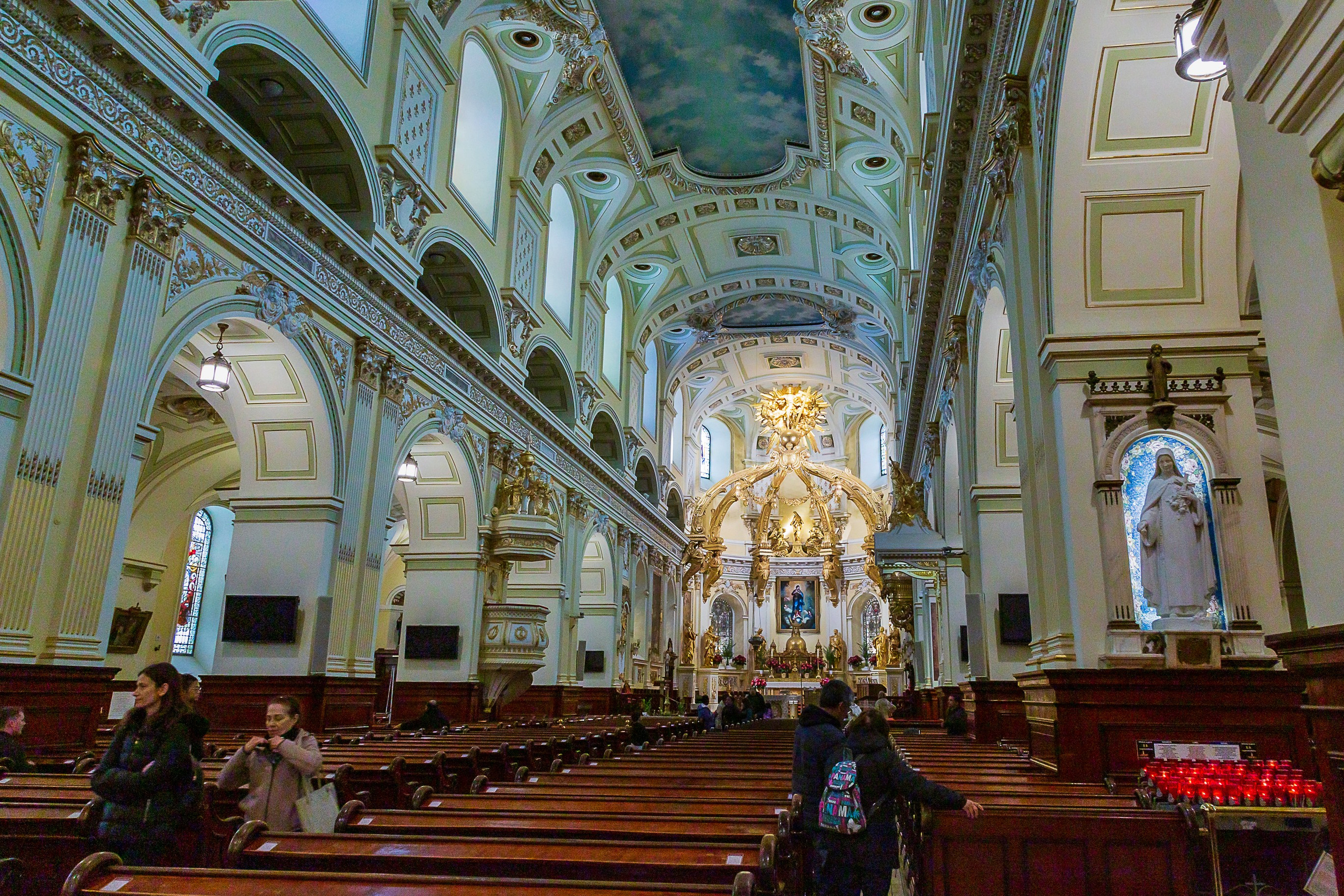 Sainte Anne de Beaupre et Quebec. Studioplaza8