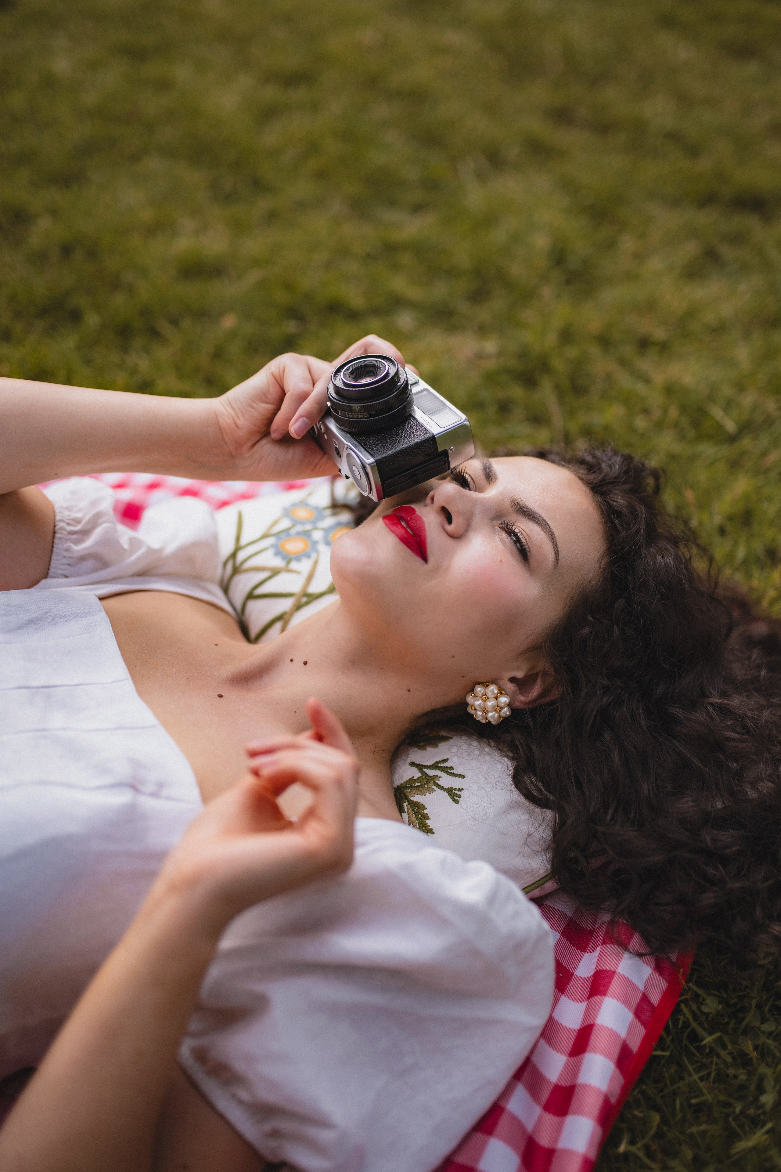 Kristina portrait & picnic session. Tania Gandrabur, photographer in West Midlands, England