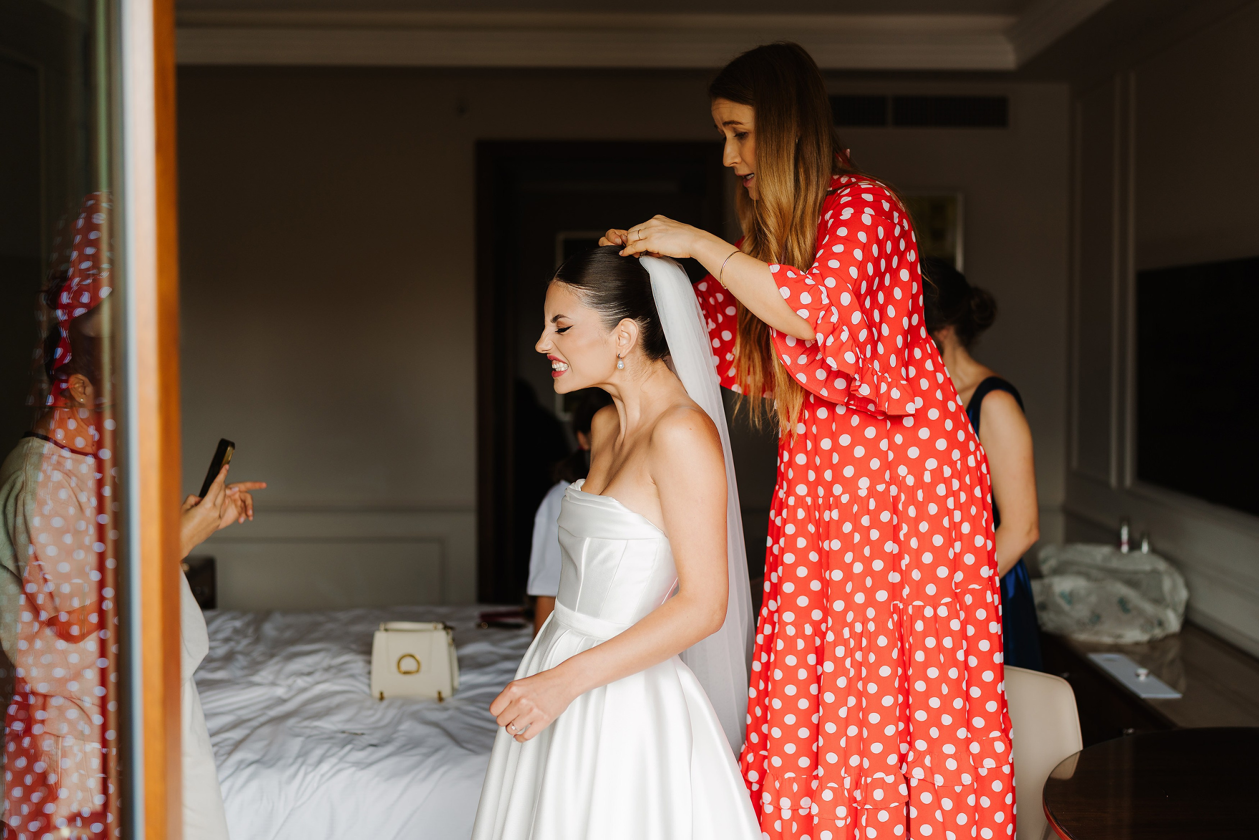 Gabriela și Răzvan. Tayfun — Fotograf