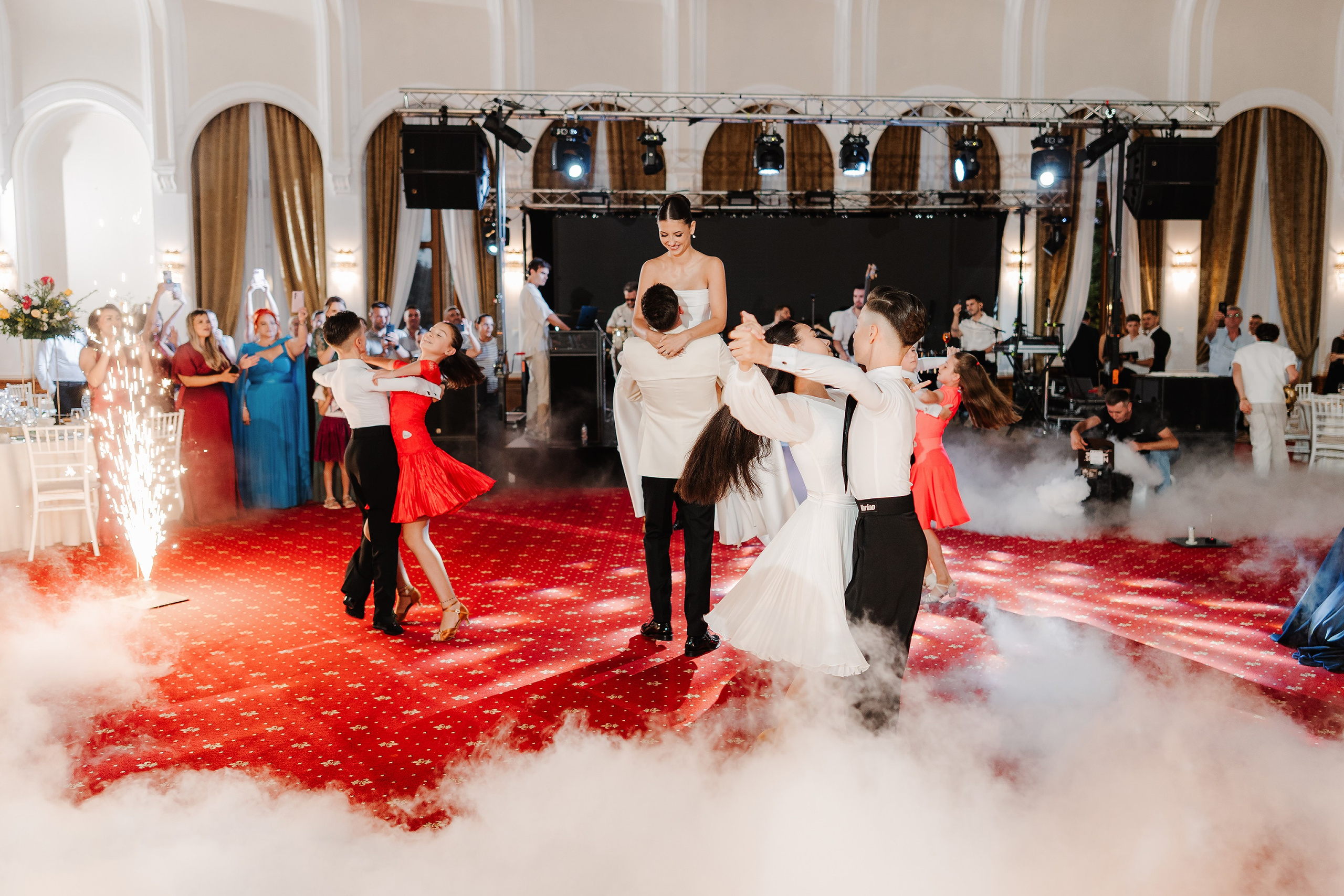 Gabriela și Răzvan. Tayfun — Fotograf