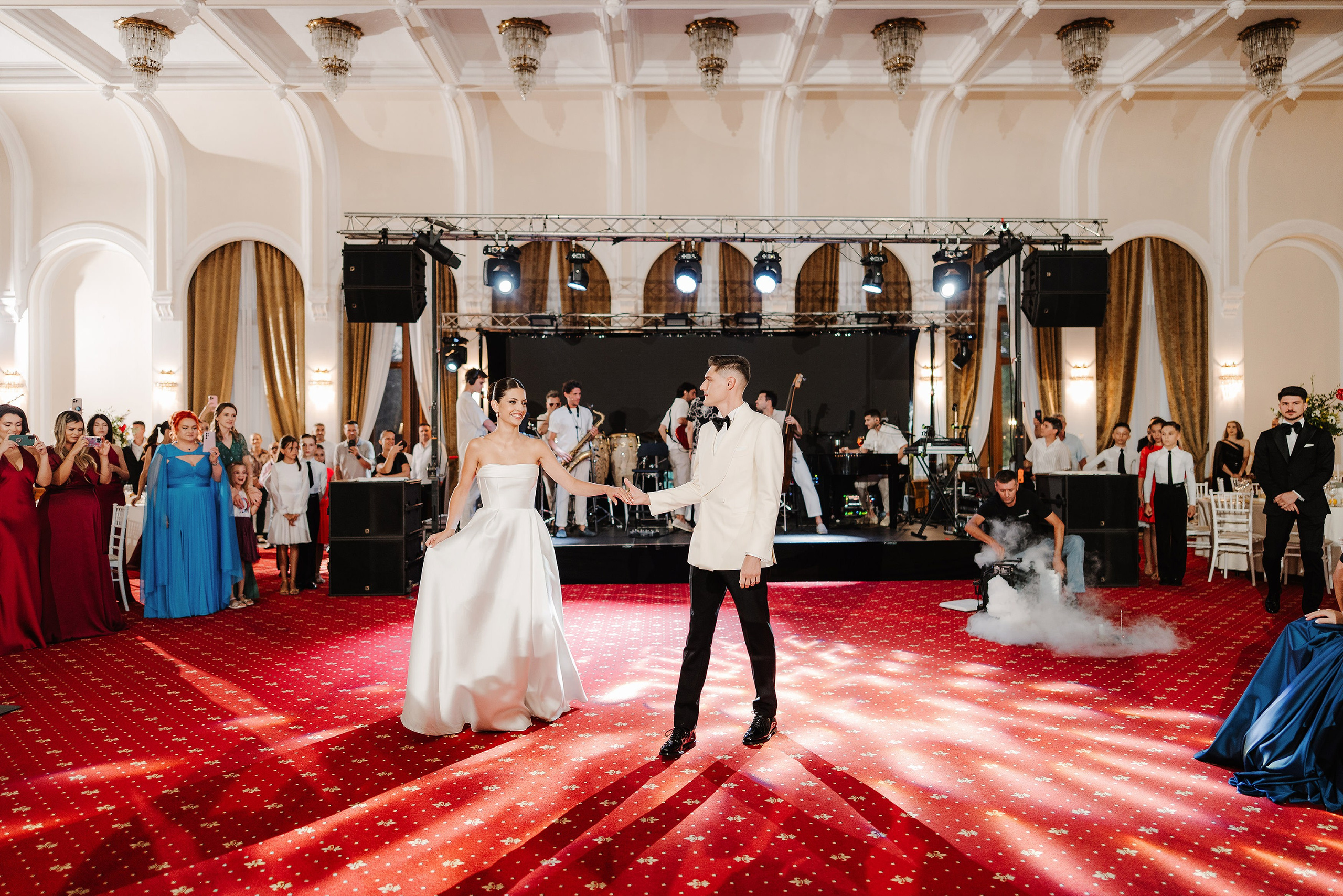 Gabriela și Răzvan. Tayfun — Fotograf