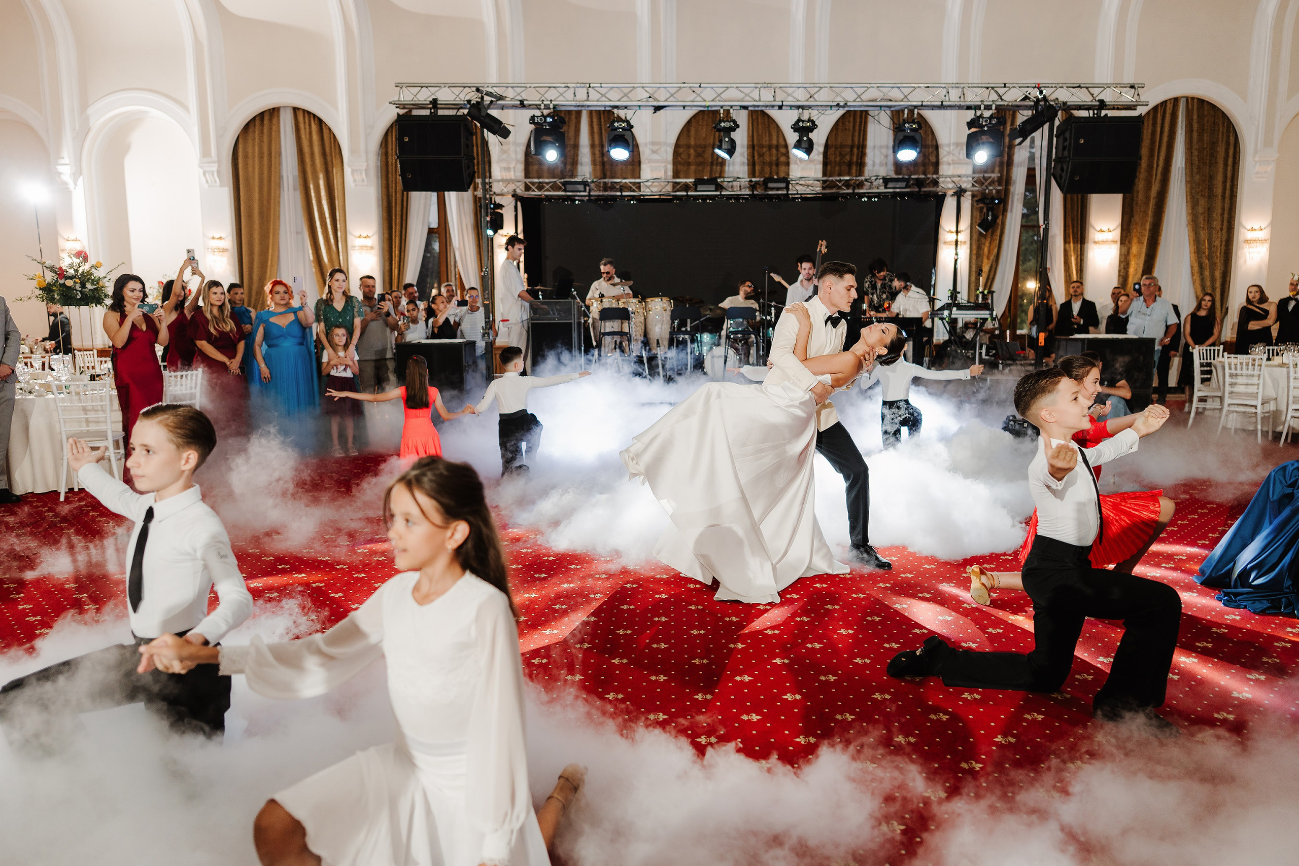 Gabriela și Răzvan. Tayfun — Fotograf