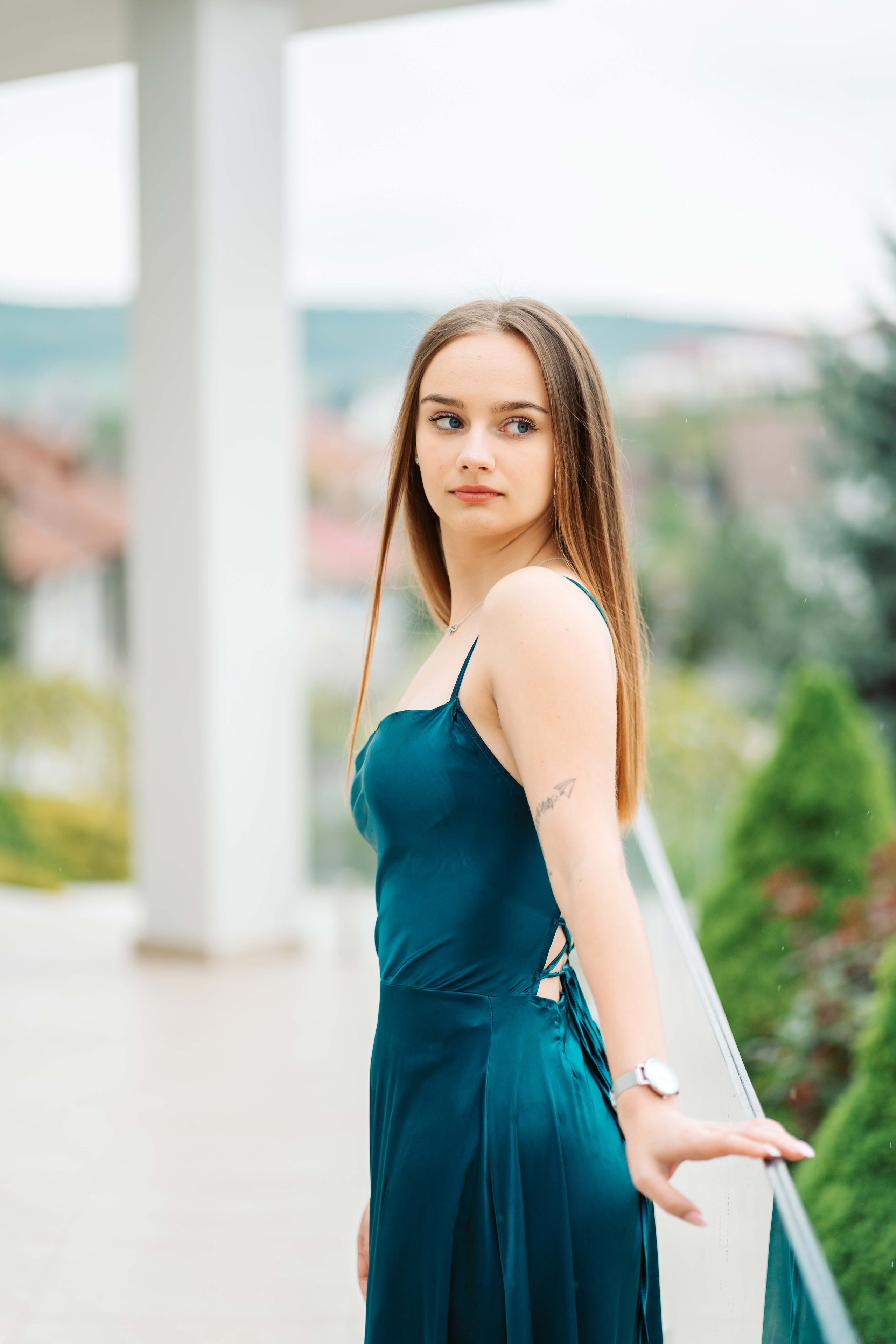 12F — Pedagogic. Contrast Studio