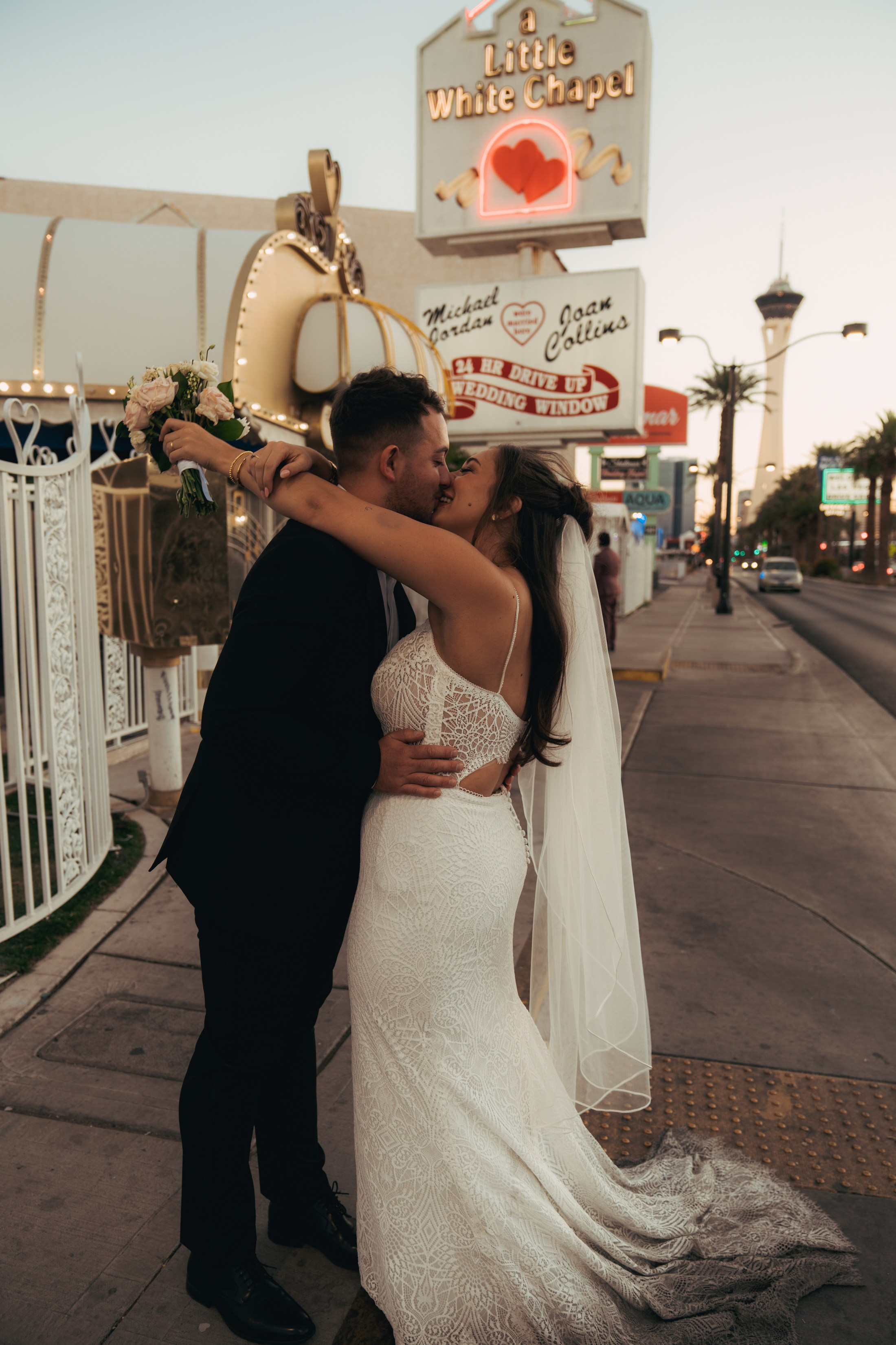 Georgia&Kyran. Wedding & elopement photographer Viktoriya Kravtsov. Las Vegas