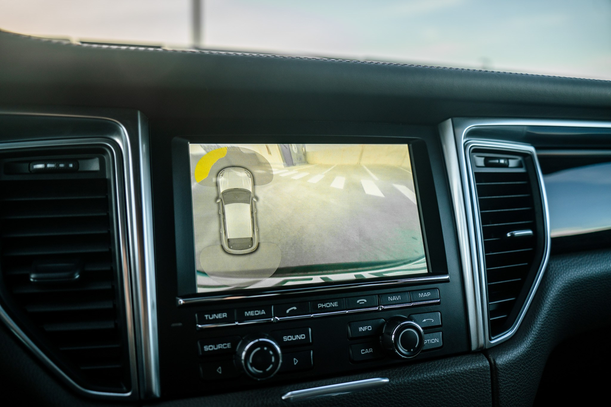 PORSCHE macan. LOHA VISUALS — AUTOMOTIVE PHOTOGRAPHY