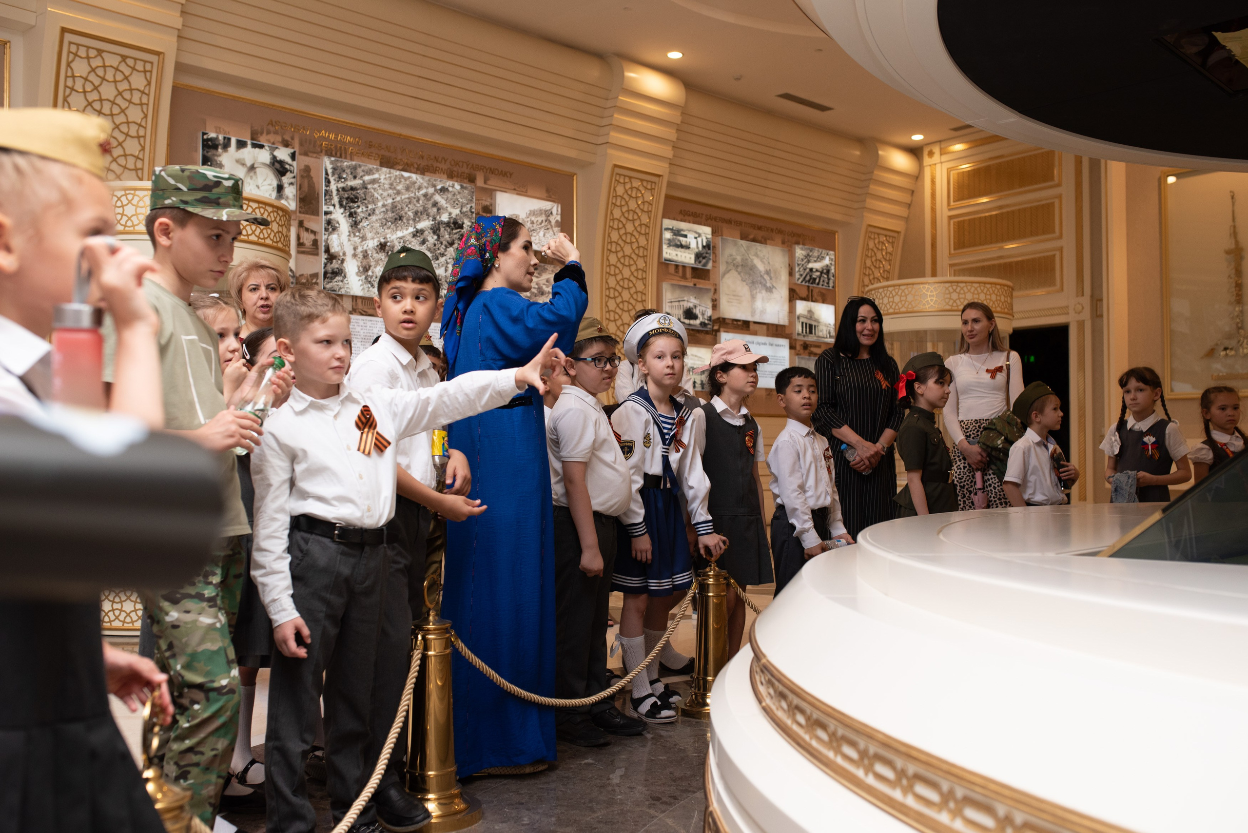 Вечный огонь 2"А» класс. Ваш фотограф в Ашхабаде Гамлет Осипов