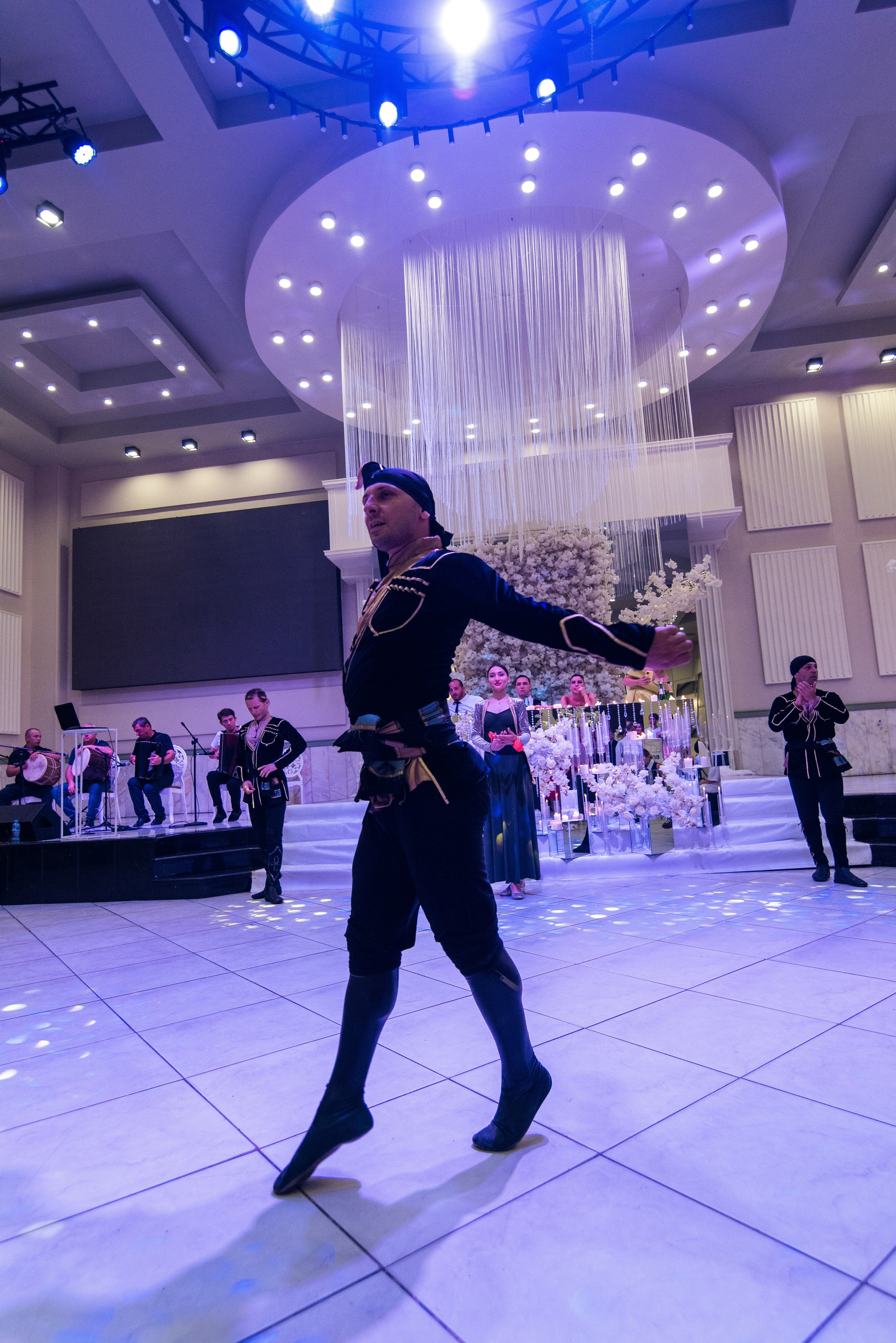 Грузинская свадьба Луки и Нино в Кутаиси. Свадебные фотографы в Грузии, Армении. Макс Коваленко и Лара Татосян. Свадебный видеограф