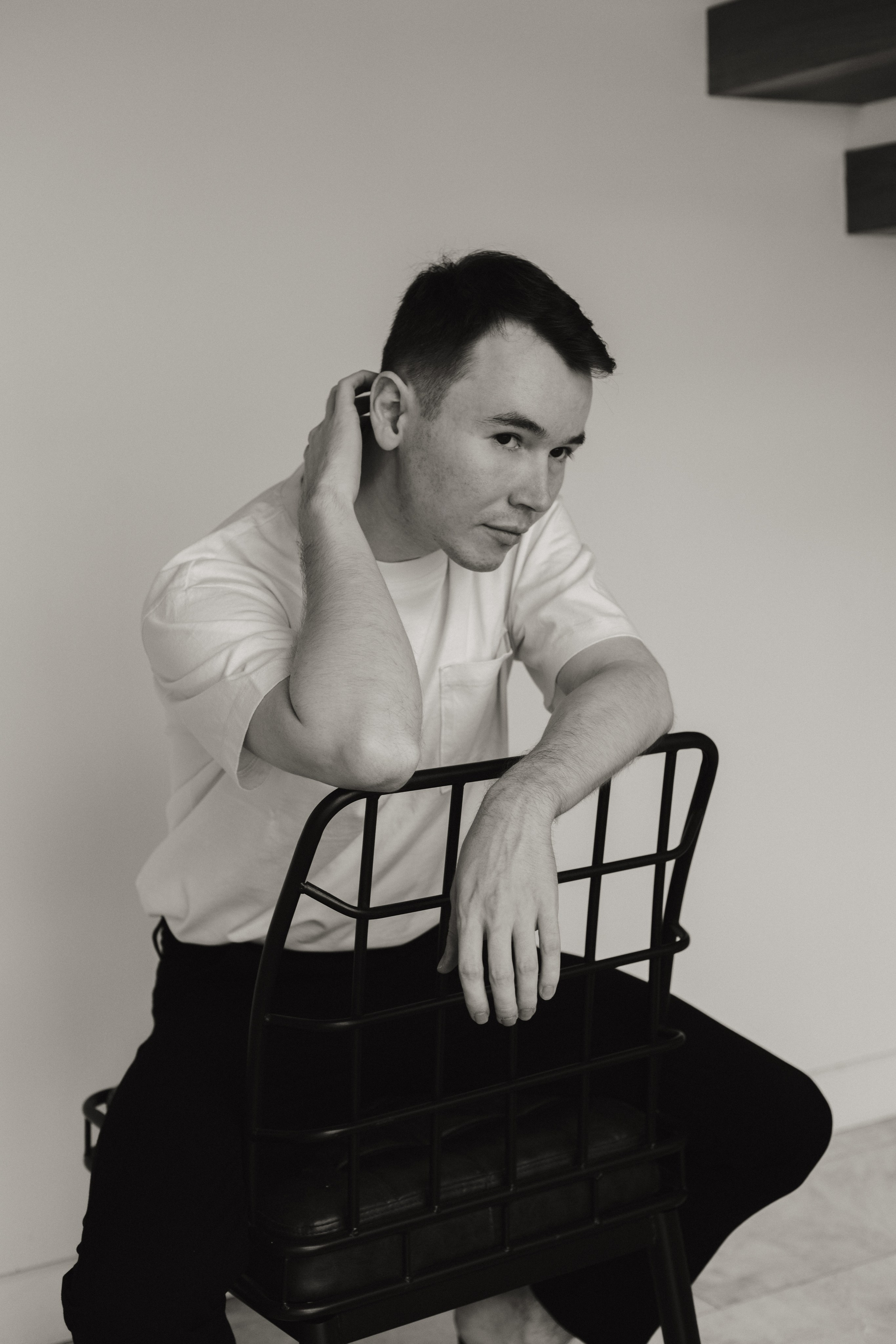 INDIVIDUAL MEN'S PHOTO SHOOT. HOME