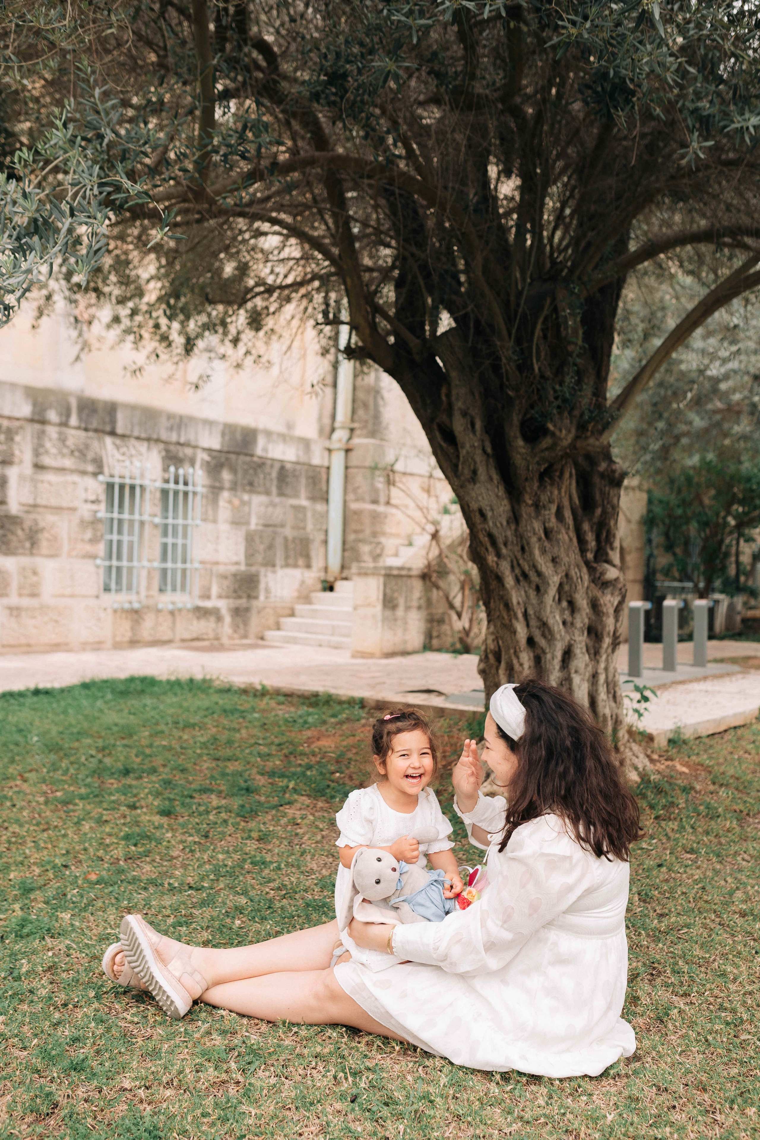 EXPECTING A BABY, JERUSALEM. PHOTOGRAPHER IN ISRAEL