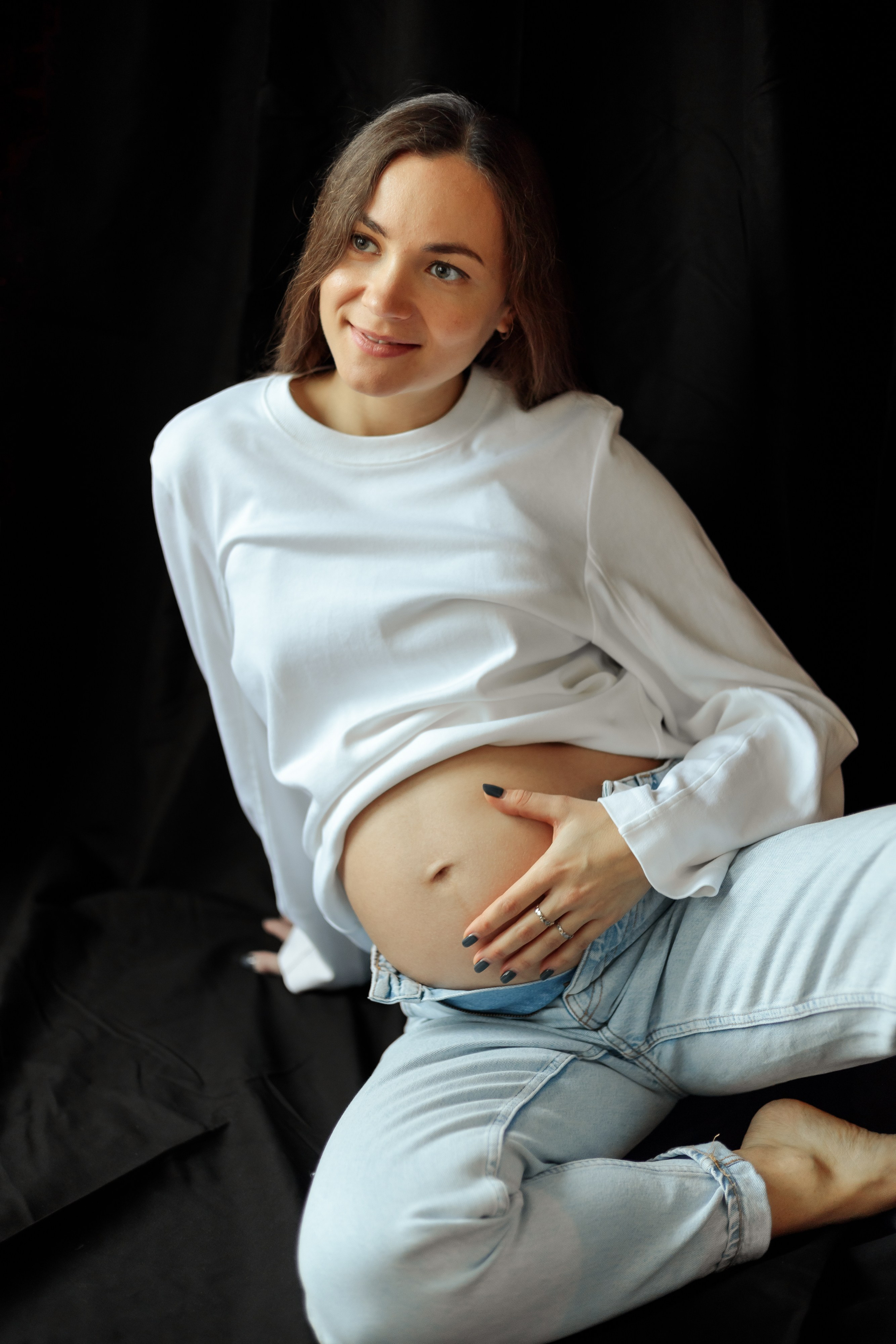 Pregnancy shooting at home. Elena Gorobets. Photographer in Zagreb